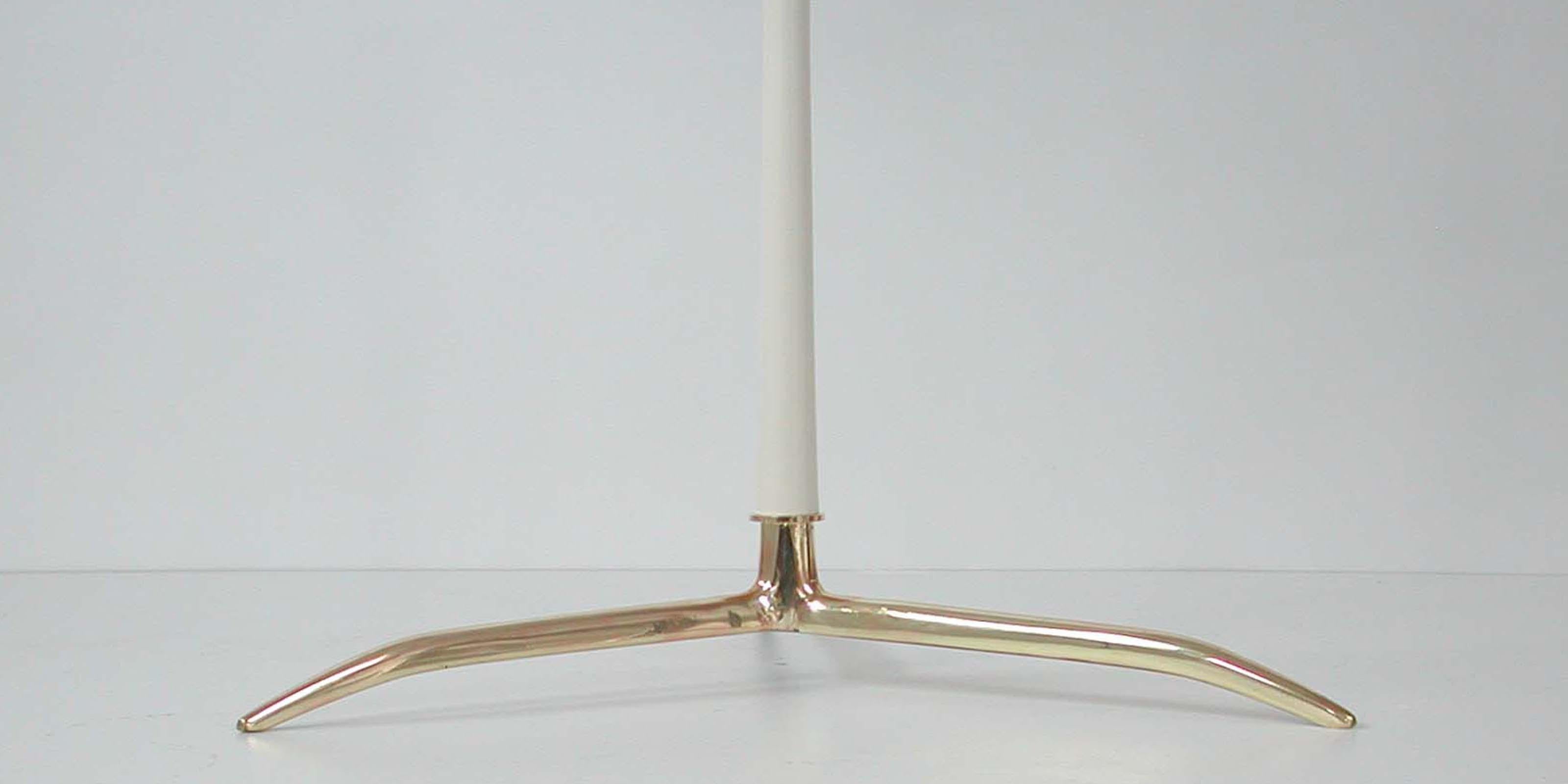 Cesare Lacca Midcentury Brass and Clear Glass Tripod Side Table, Italy, 1950s For Sale 6