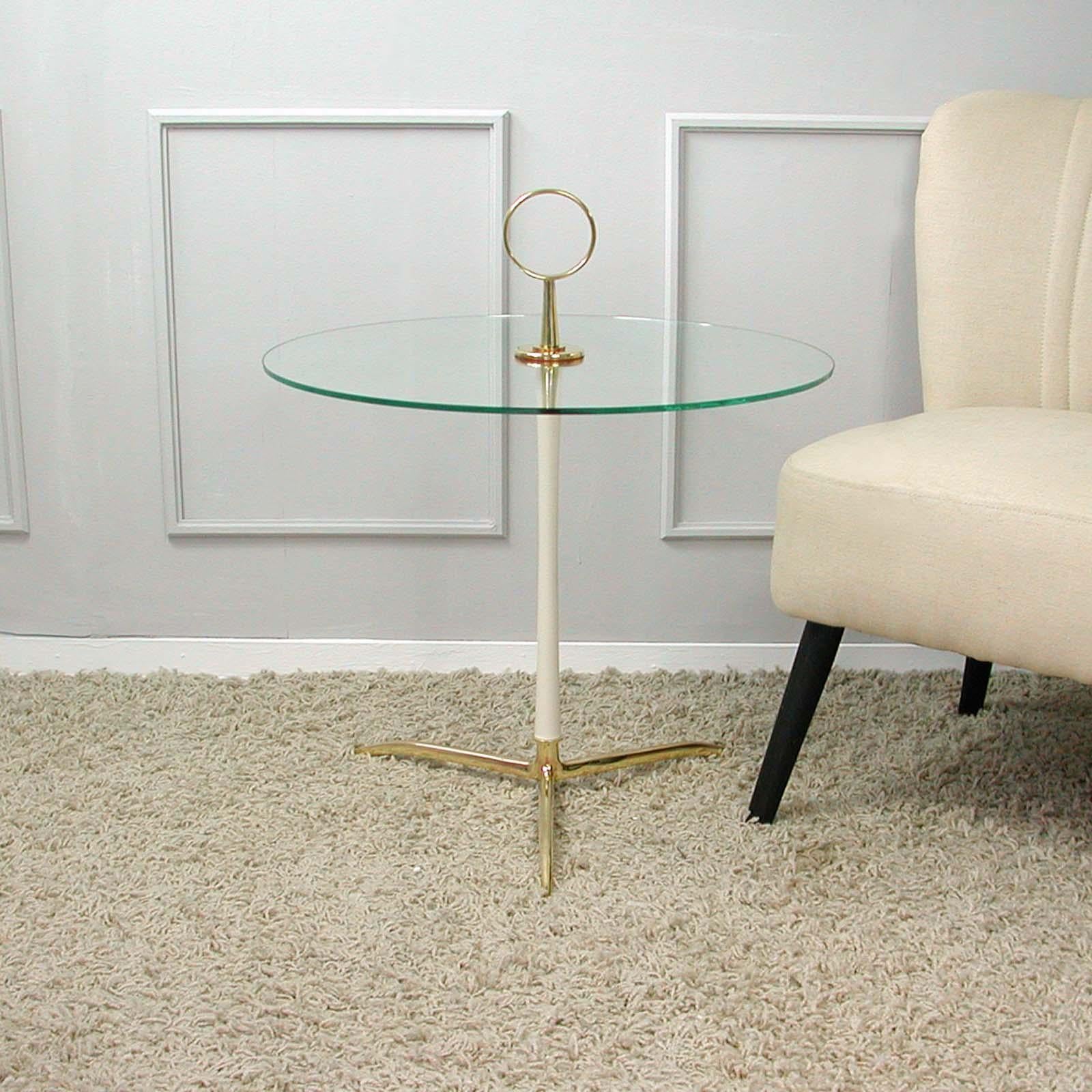 Cesare Lacca Midcentury Brass and Clear Glass Tripod Side Table, Italy, 1950s For Sale 8