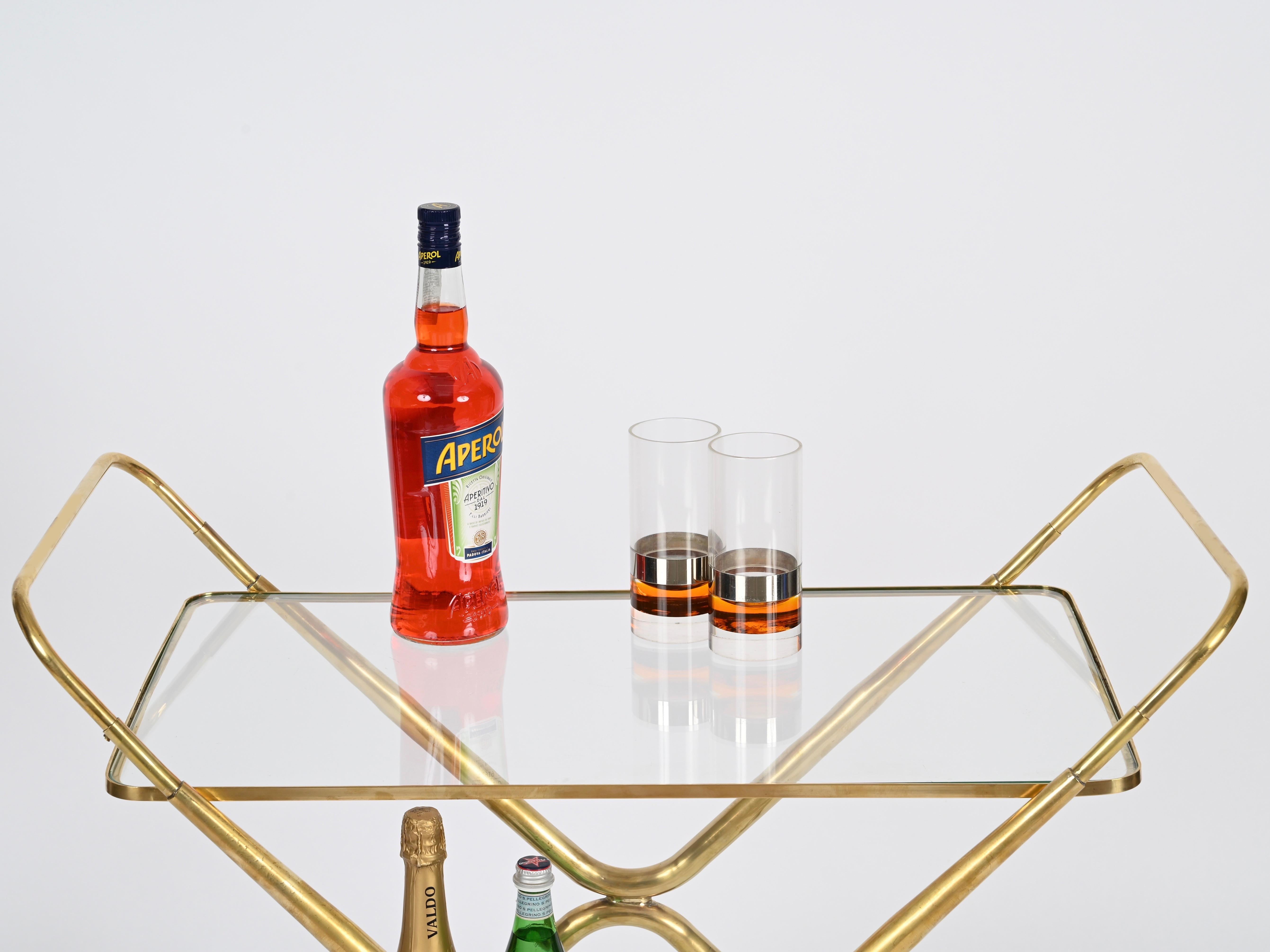 Cesare Lacca Midcentury Italian Serving Bar Cart in Brass, Italy 1950s In Good Condition For Sale In Roma, IT