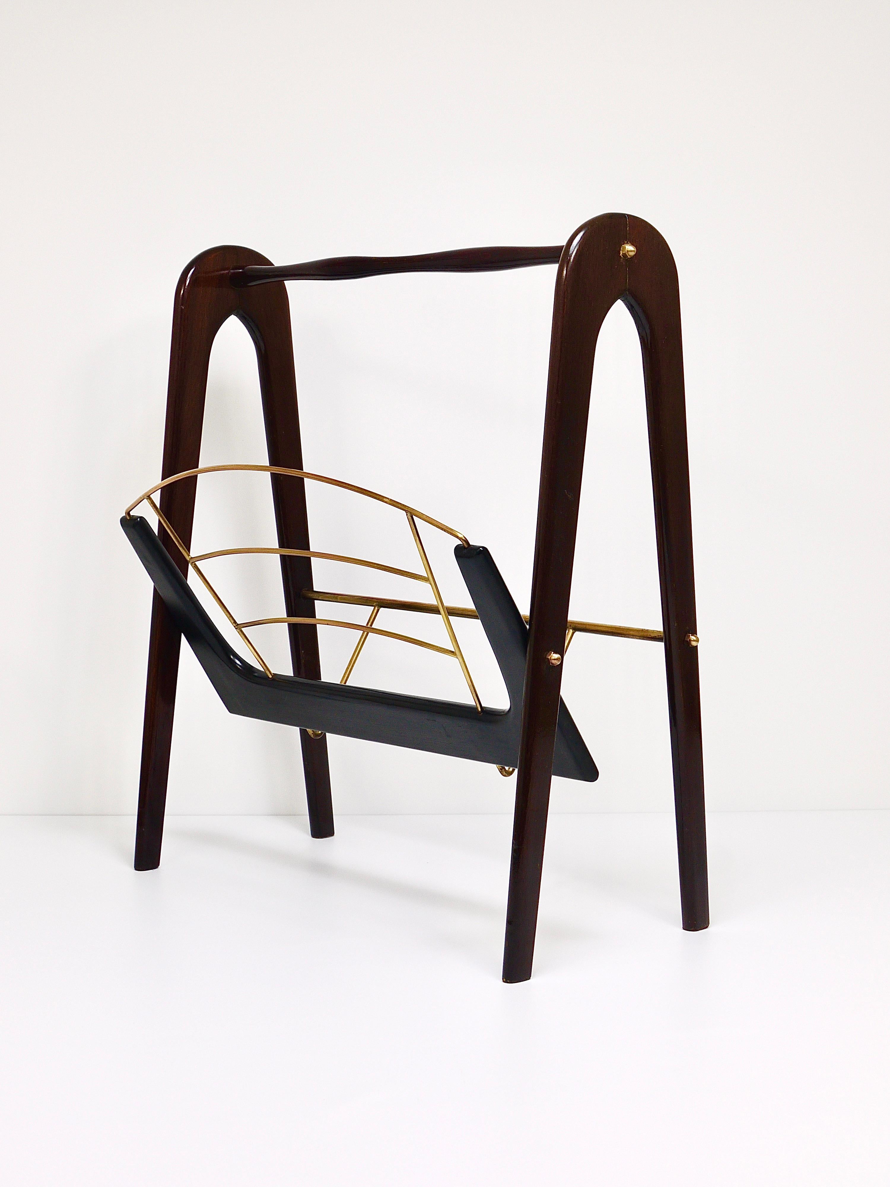 Cesare Lacca Midcentury Magazine Rack, Mahogany & Brass, Italy, 1950s For Sale 4