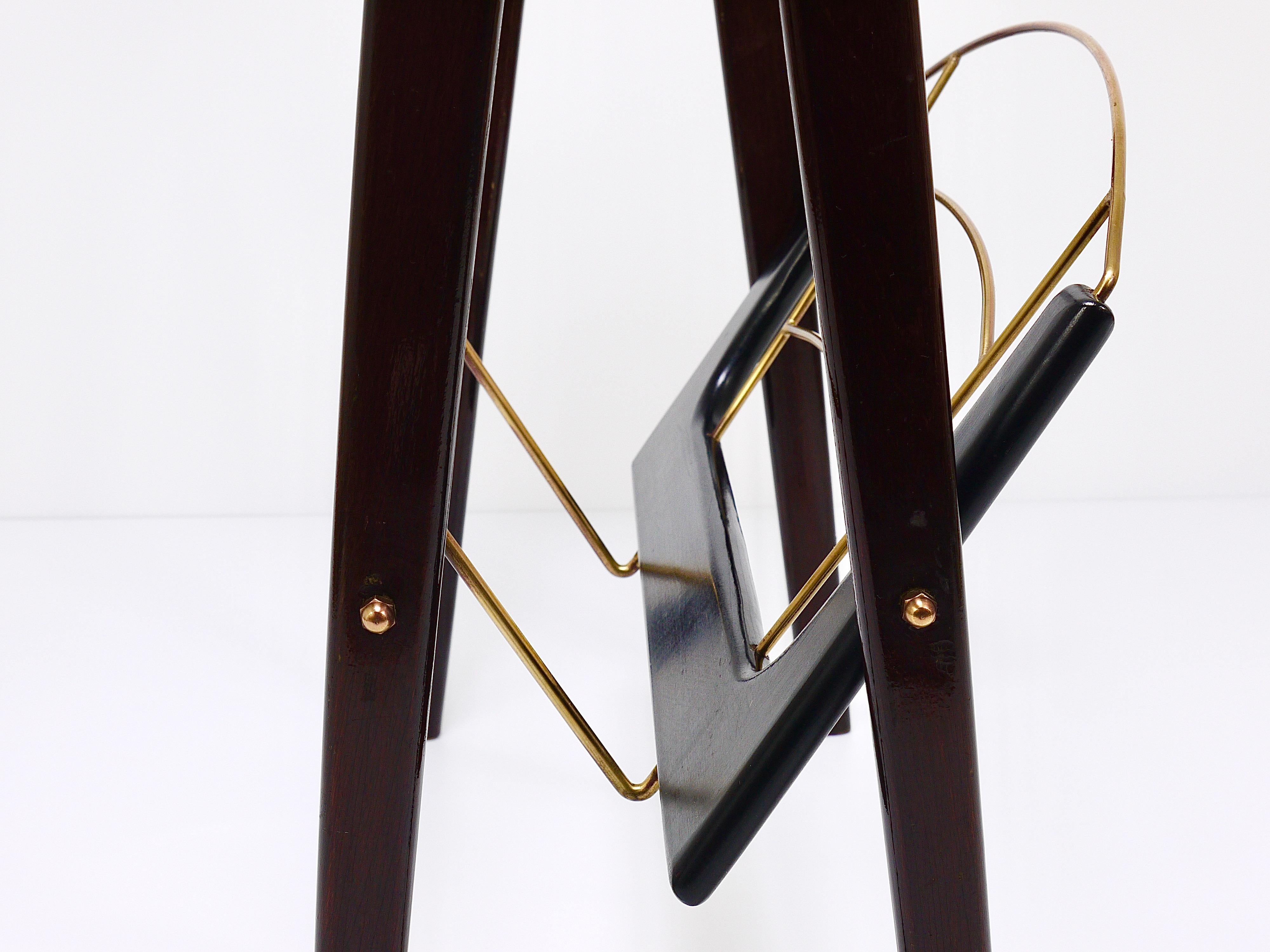 Cesare Lacca Midcentury Magazine Rack, Mahogany & Brass, Italy, 1950s For Sale 9