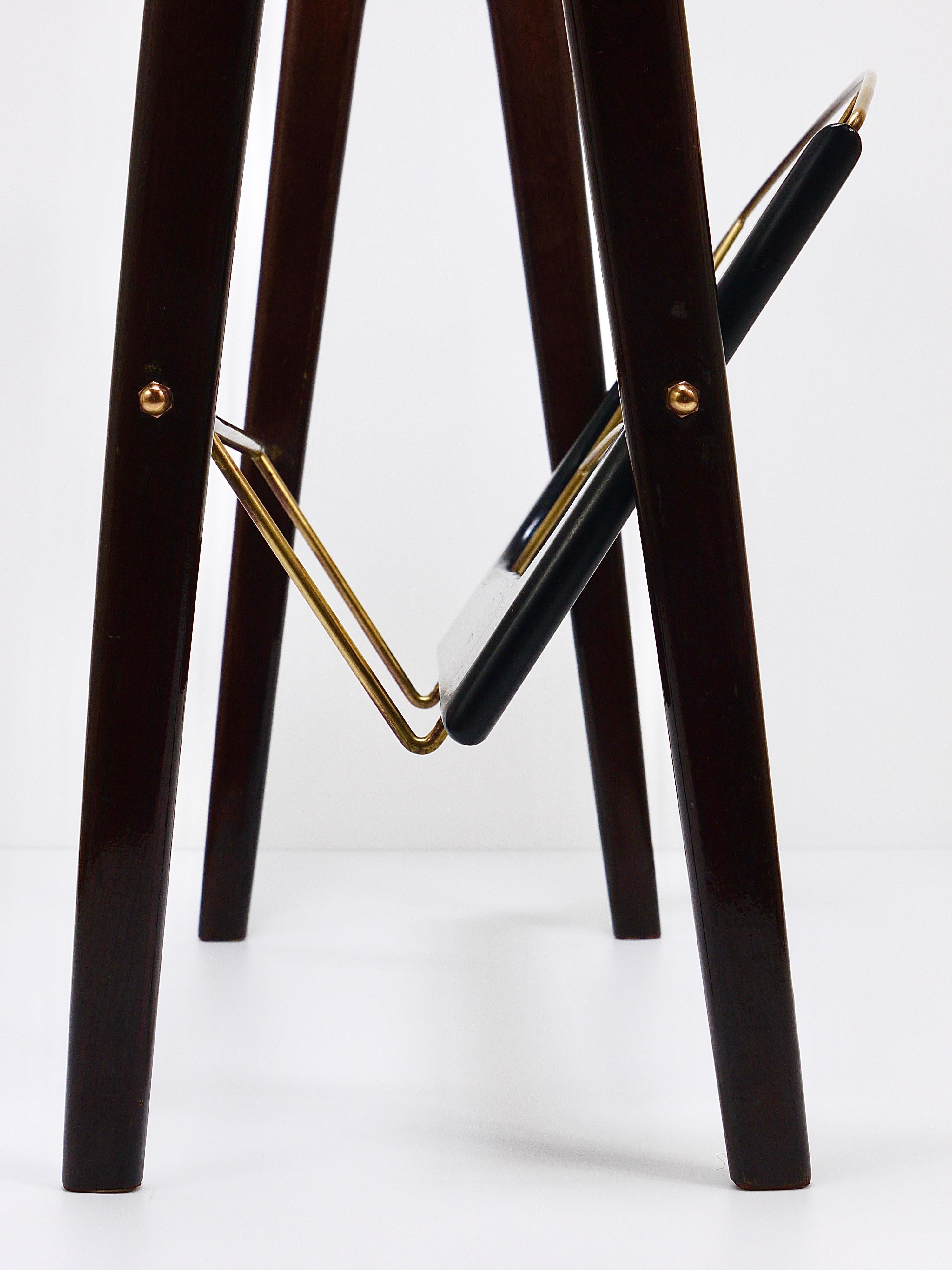 Cesare Lacca Midcentury Magazine Rack, Mahogany & Brass, Italy, 1950s For Sale 10
