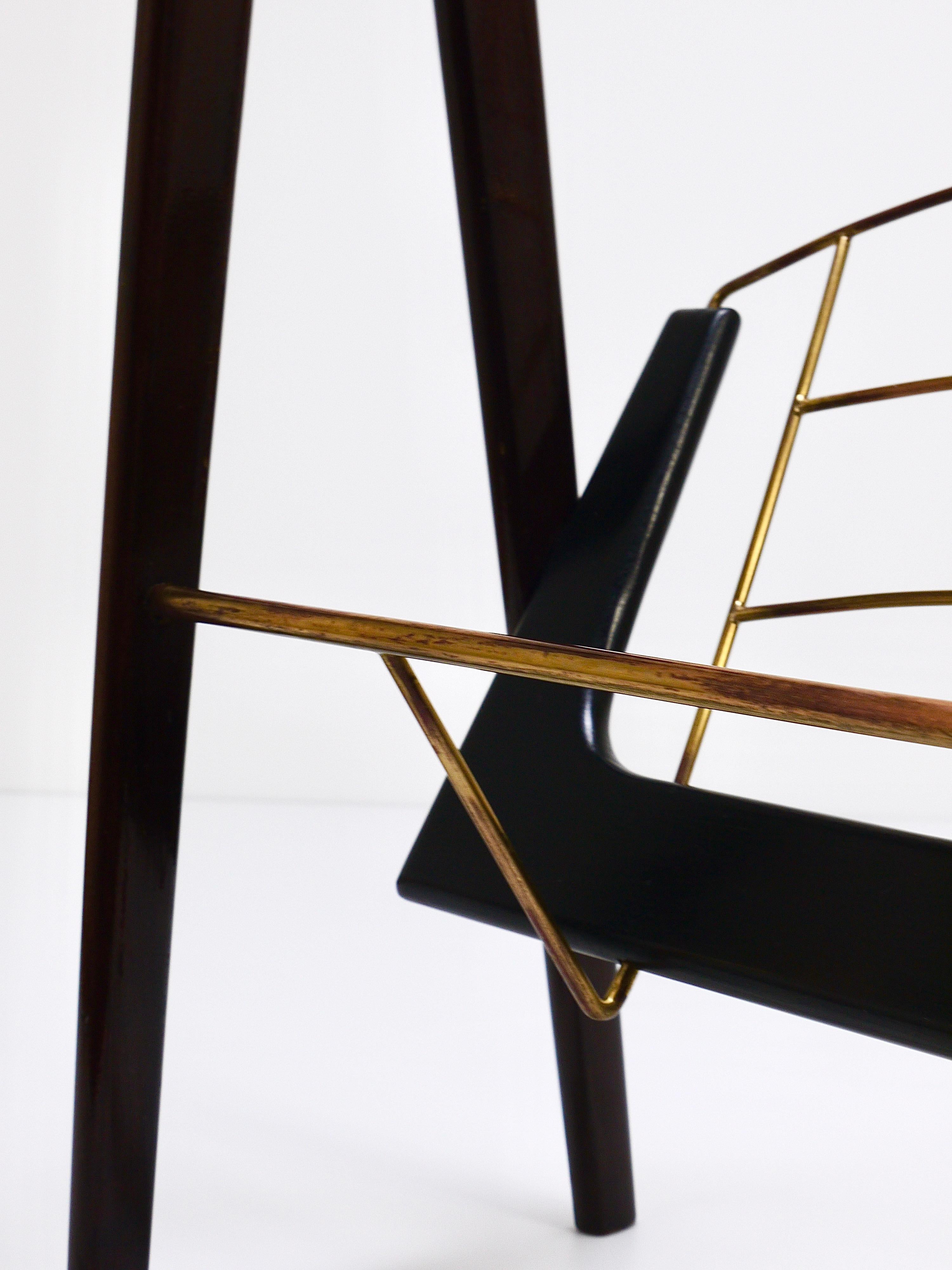 Cesare Lacca Midcentury Magazine Rack, Mahogany & Brass, Italy, 1950s For Sale 11