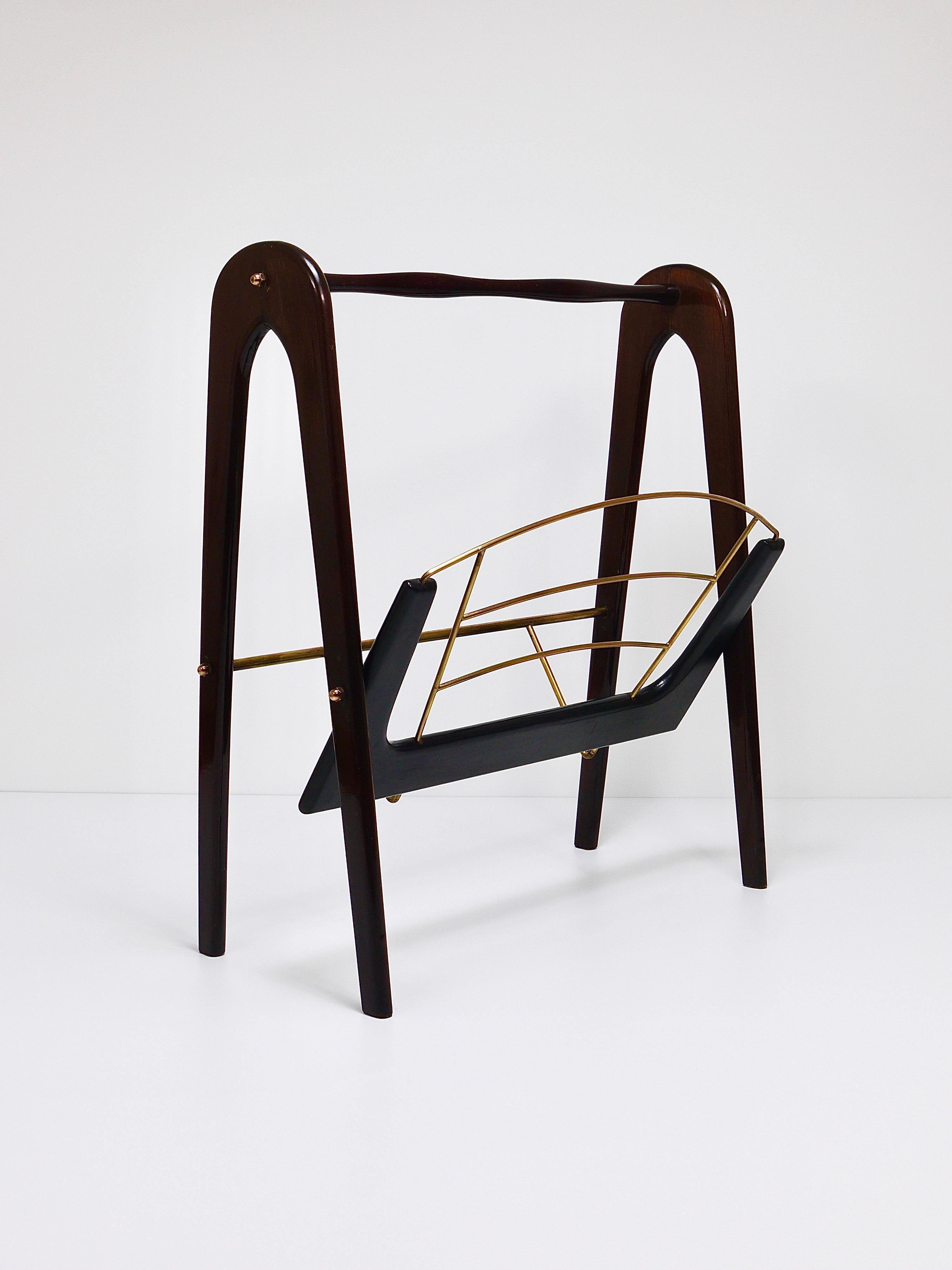 20th Century Cesare Lacca Midcentury Magazine Rack, Mahogany & Brass, Italy, 1950s For Sale