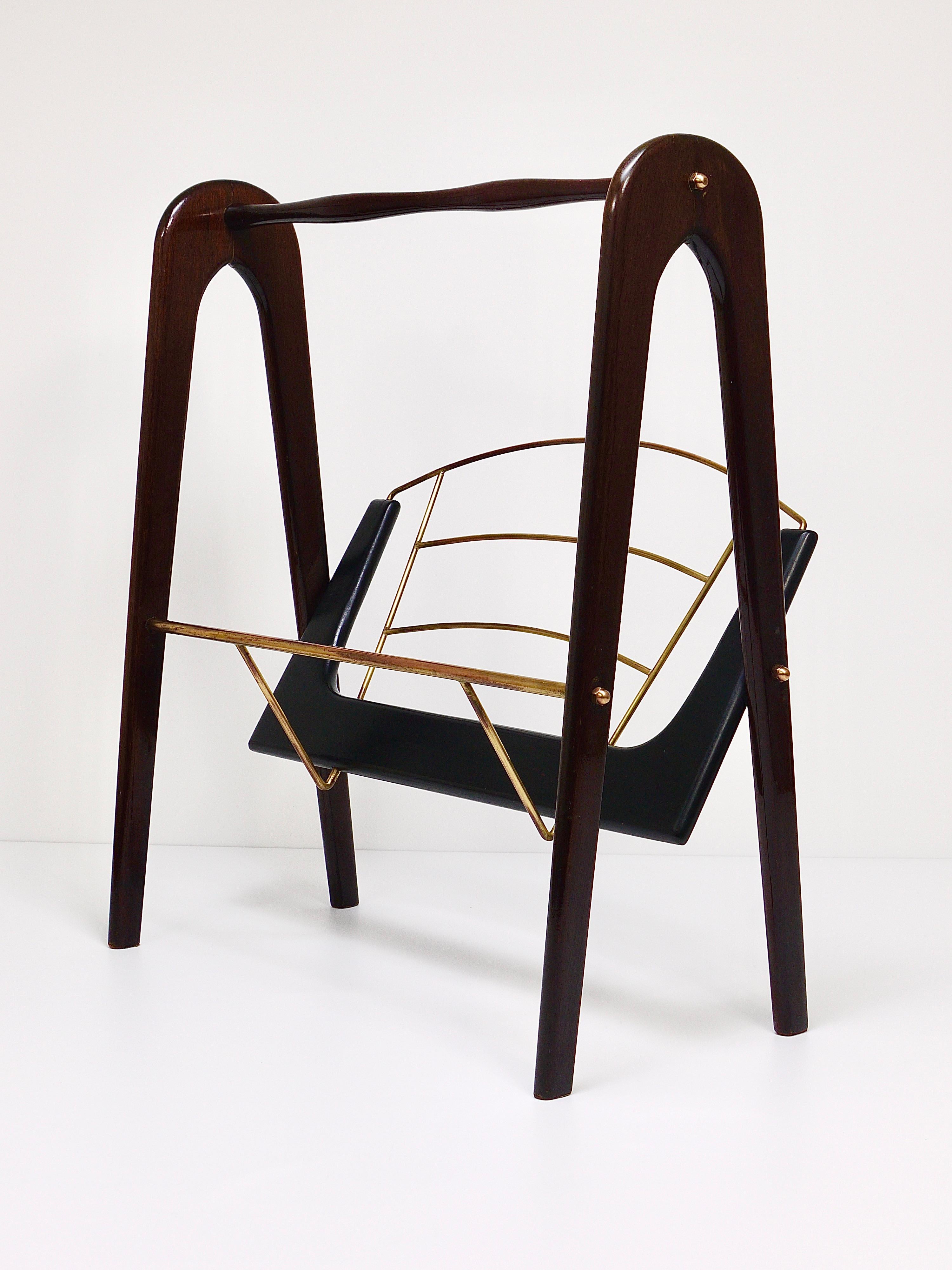 Cesare Lacca Midcentury Magazine Rack, Mahogany & Brass, Italy, 1950s For Sale 2