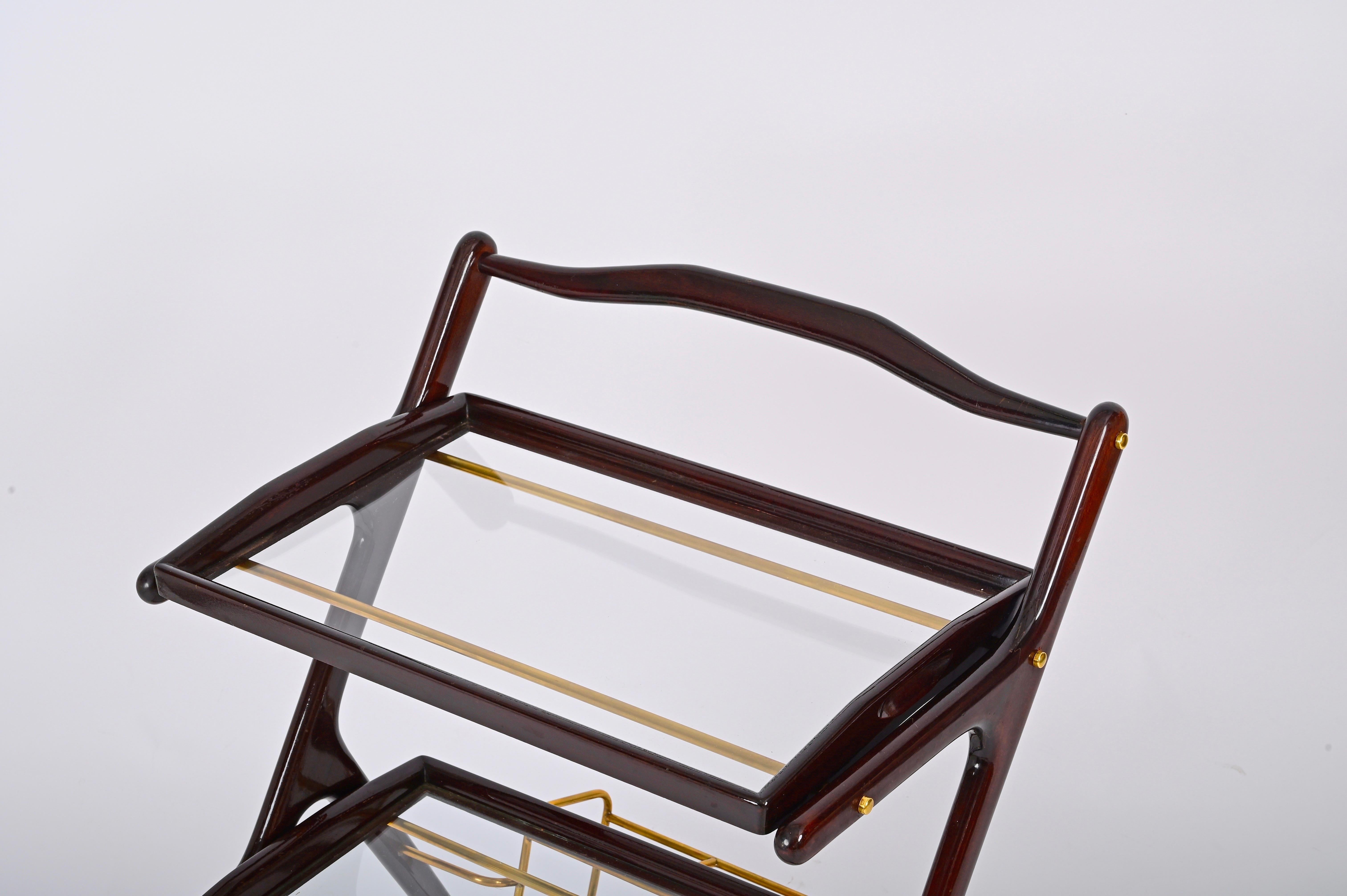 Cesare Lacca Walnut, Brass and Glass Bar Cart with Bottle Holder, Italy 1950s For Sale 3