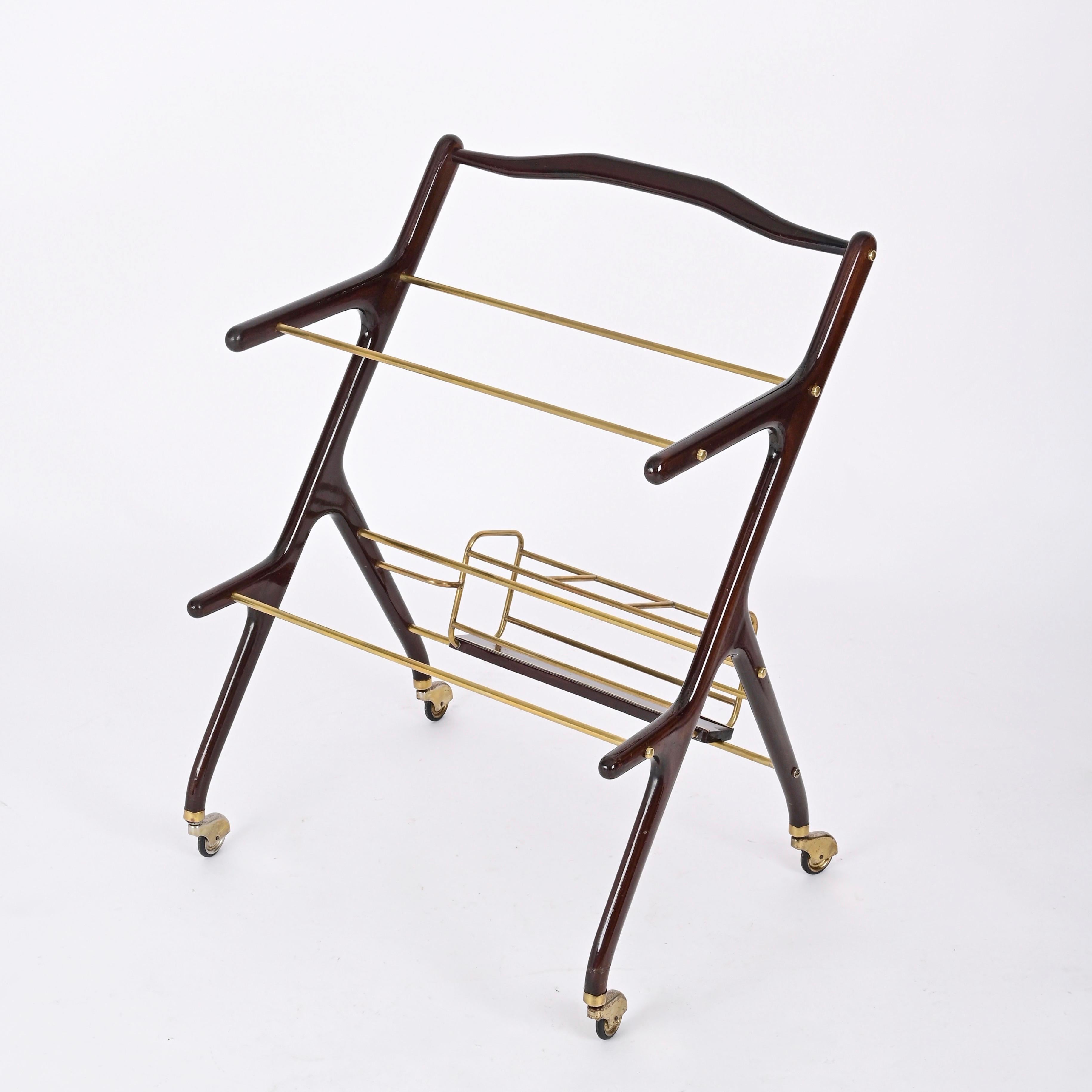 Cesare Lacca Walnut, Brass and Glass Bar Cart with Bottle Holder, Italy 1950s For Sale 8