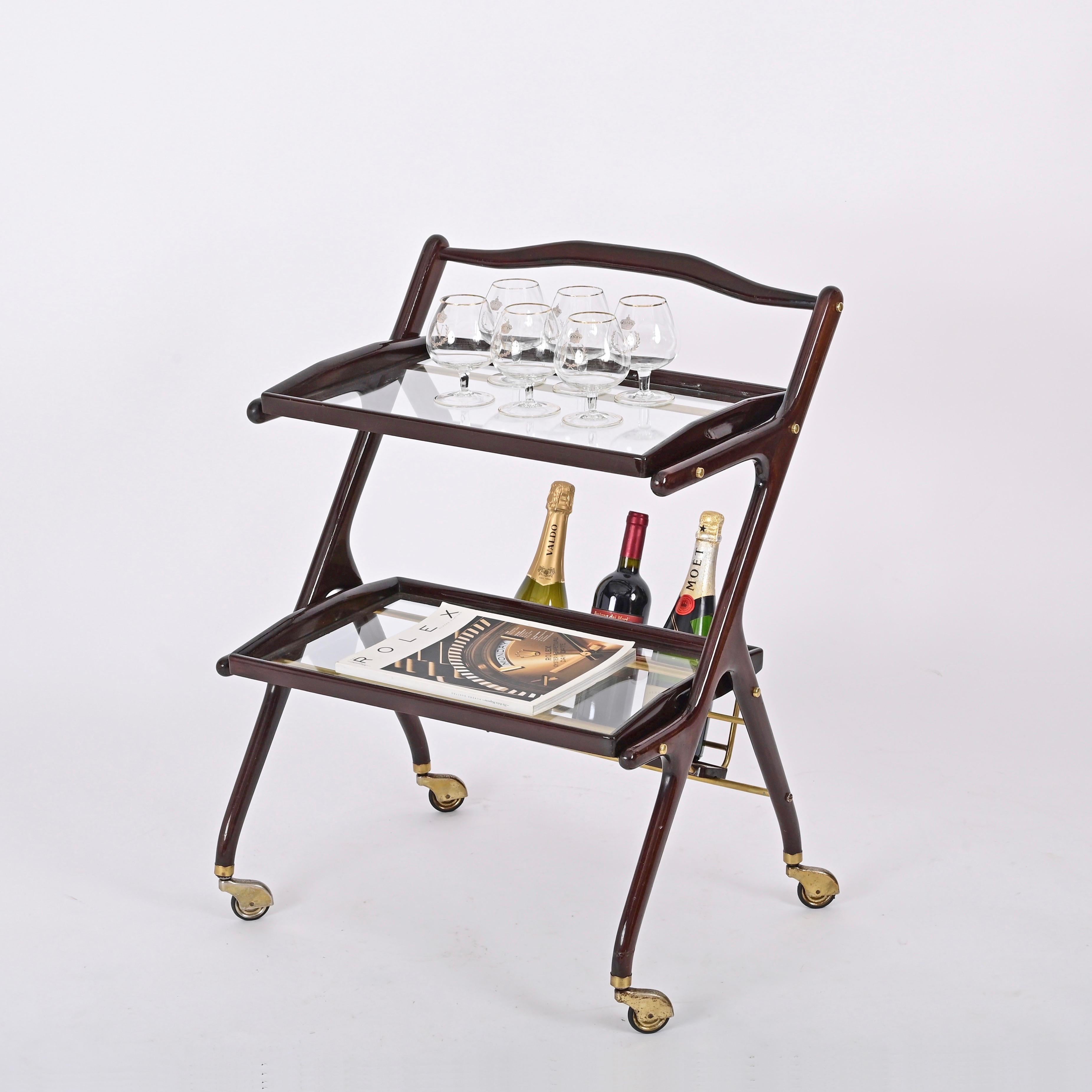 Cesare Lacca Walnut, Brass and Glass Bar Cart with Bottle Holder, Italy 1950s In Good Condition For Sale In Roma, IT