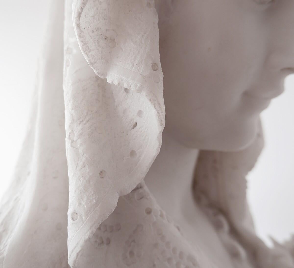 Cesare Lapini, Alabaster Bust of a Woman in Lace Shroud, Signed and Dated 19th In Good Condition In Brussels , BE