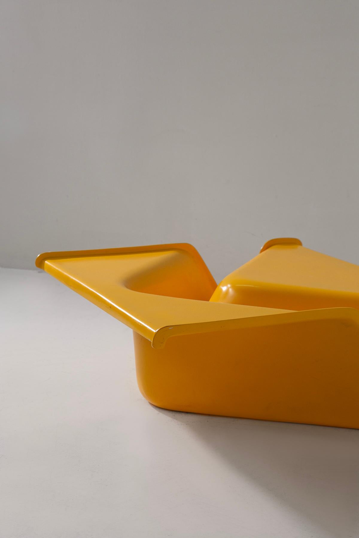 Cesare Leonardi et Franca Stagi Table basse jaune Kappa Bon état - En vente à Milano, IT