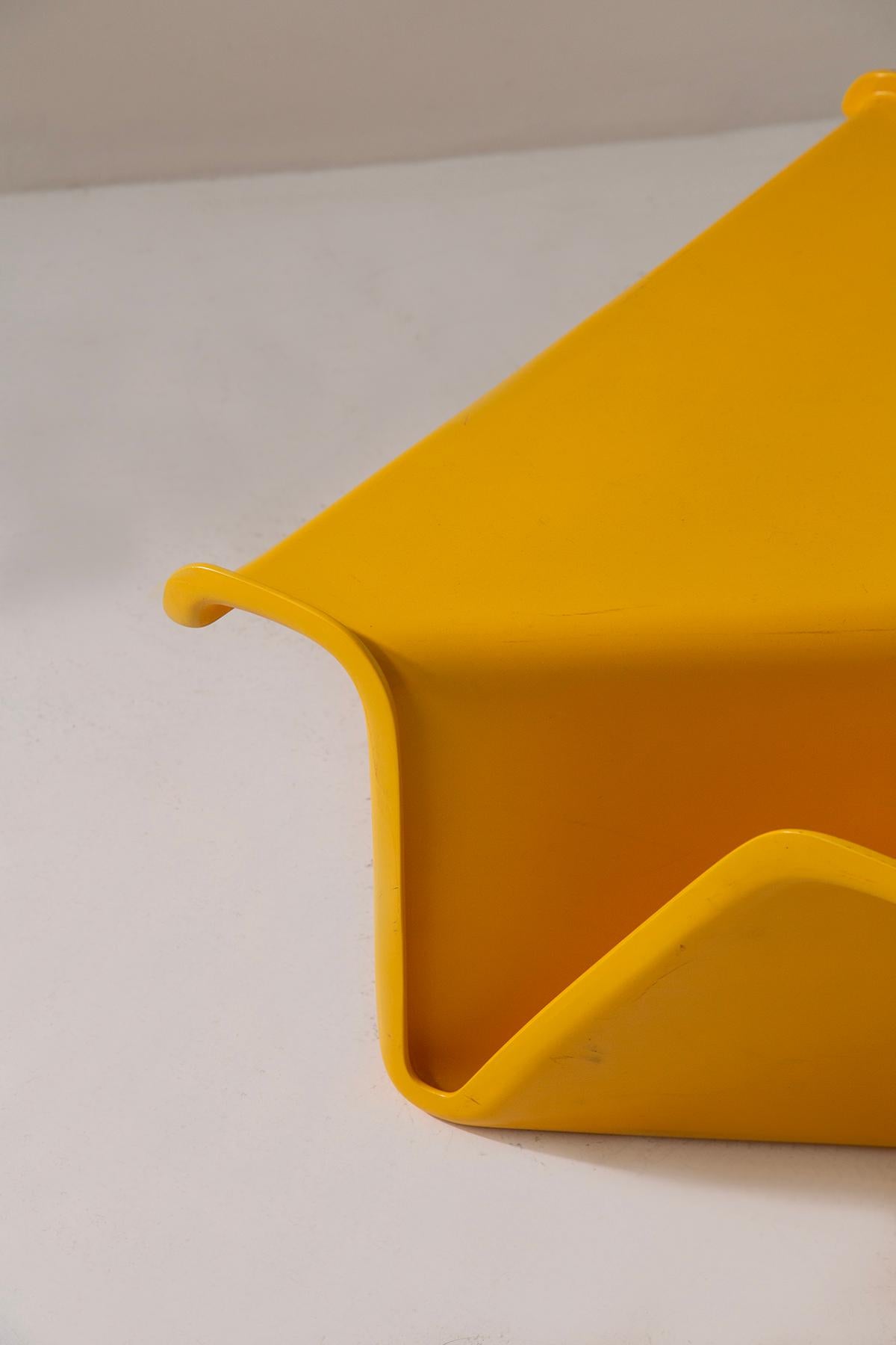 Cesare Leonardi et Franca Stagi Table basse jaune Kappa en vente 1