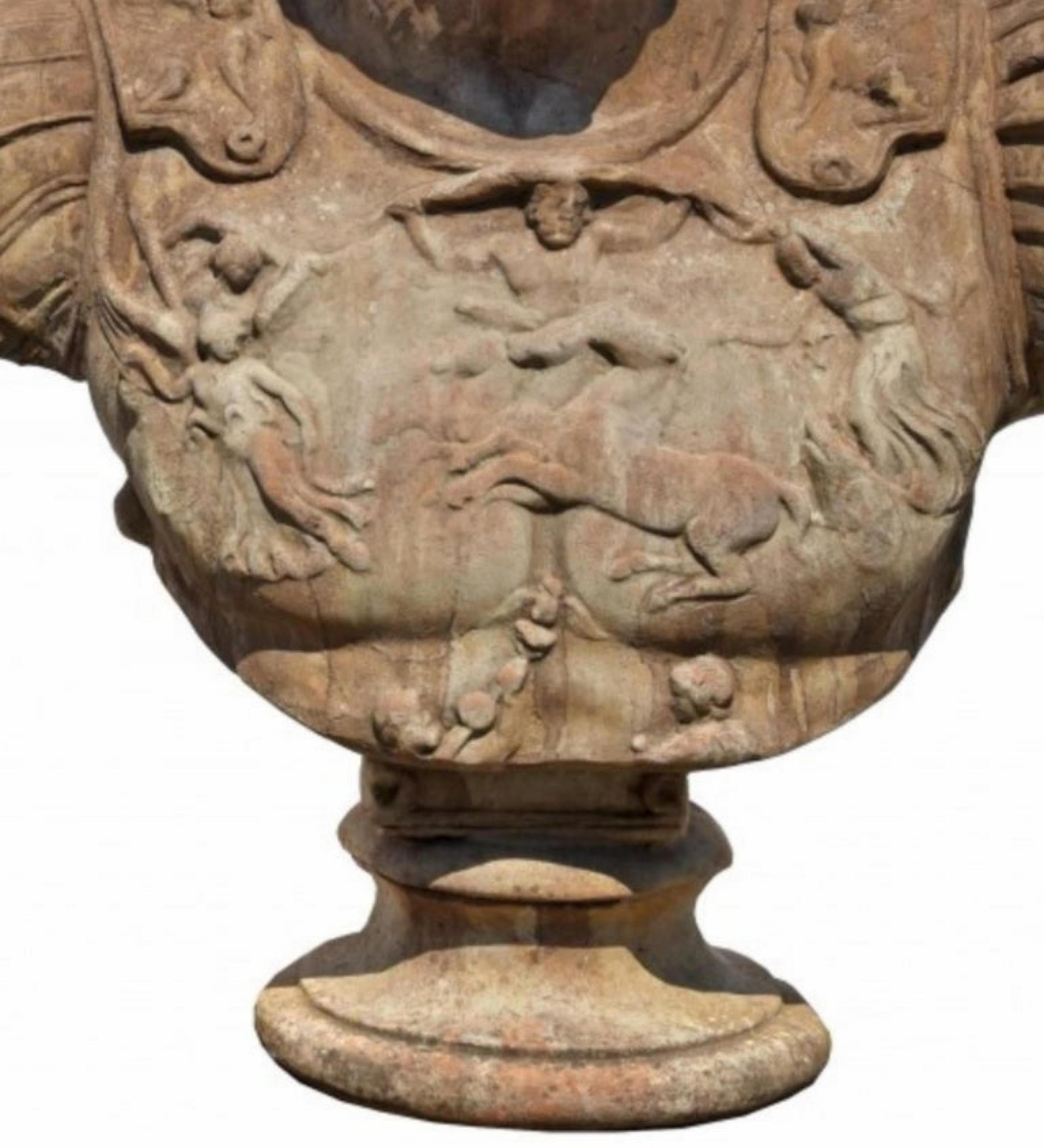 Cesare Ottaviano Augusto bust in terracotta.
Italian School, early 20th century.
Measures: height 60 cm
Width 40 cm
Depth 20 cm
Weight 18 kg
Material terracotta.