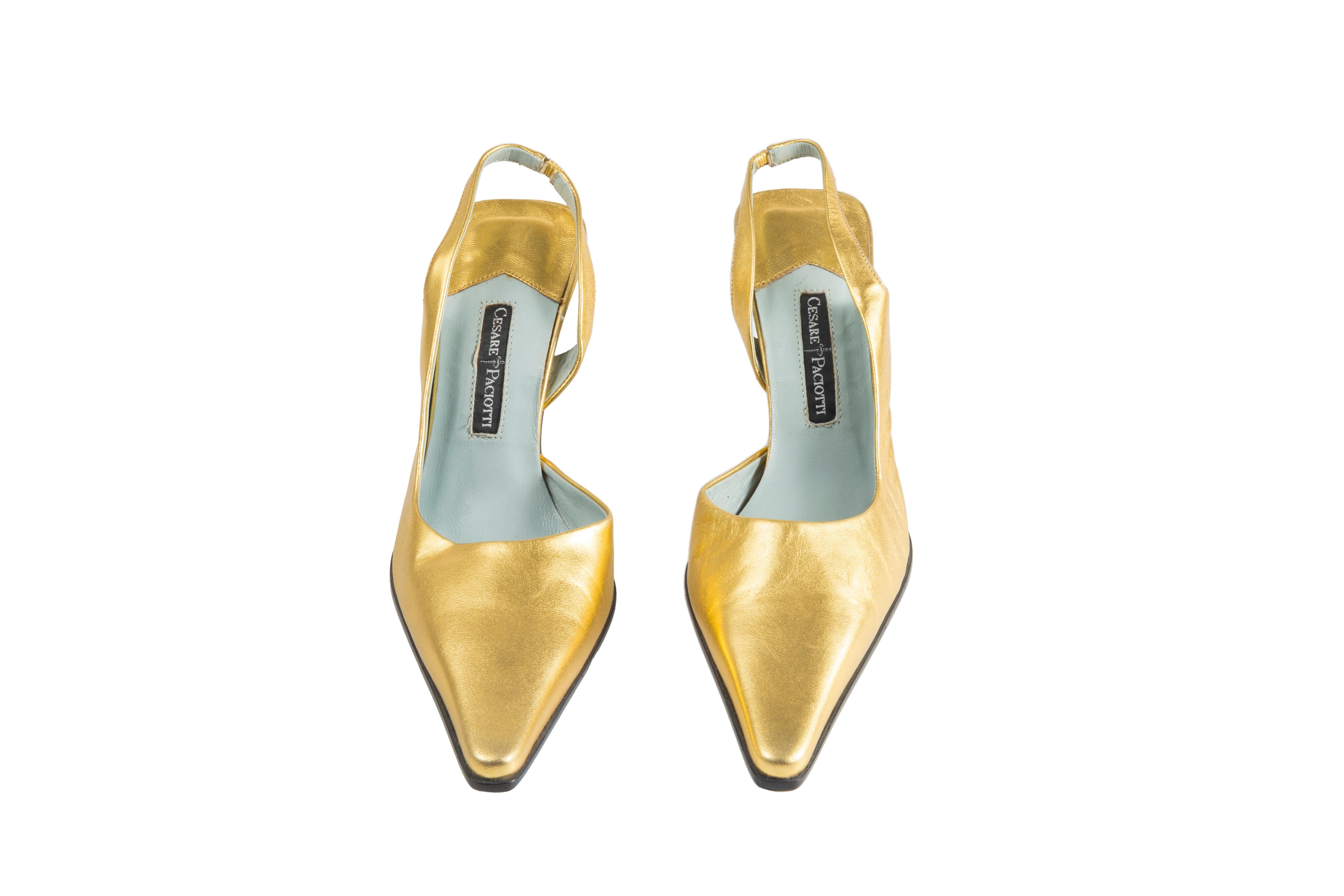 Cesare Paciotti gold metallic leather slingbacks, early 2000s In Excellent Condition For Sale In Rome, IT