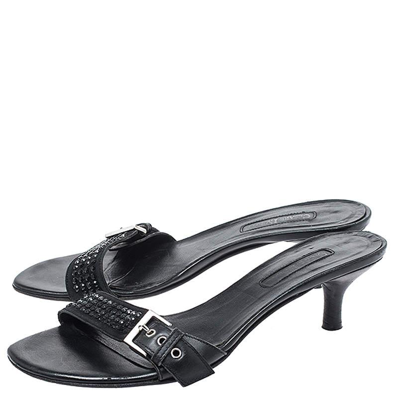 Cesare Paciotti Leather Embellished Buckle Detail Kitten Heel Mules Size 37 In Good Condition In Dubai, Al Qouz 2