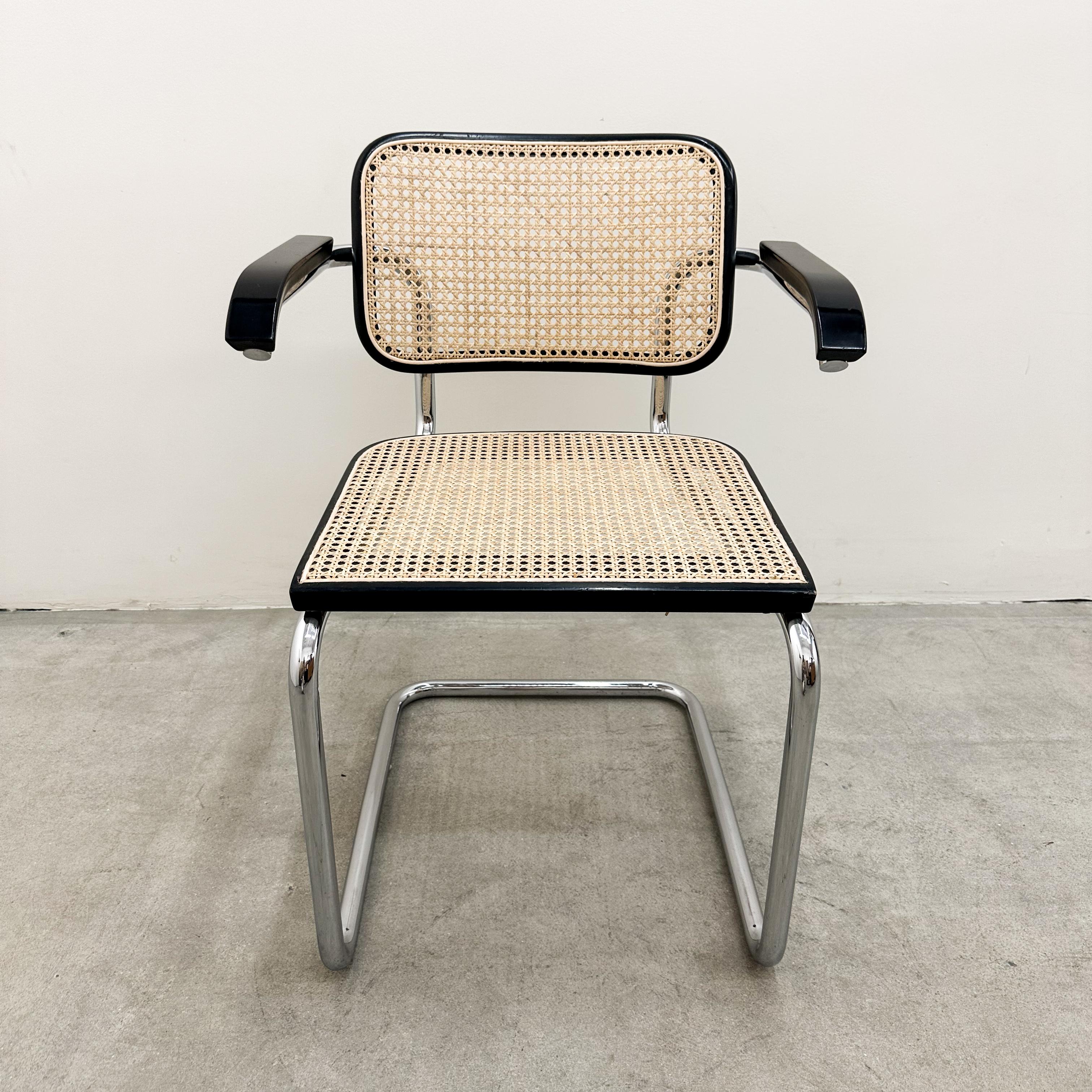 Italiano Poltrona Cesca di Marcel Breuer per Gavina Knoll, Italia - Anni '70, Canna, Ebanizzata in vendita