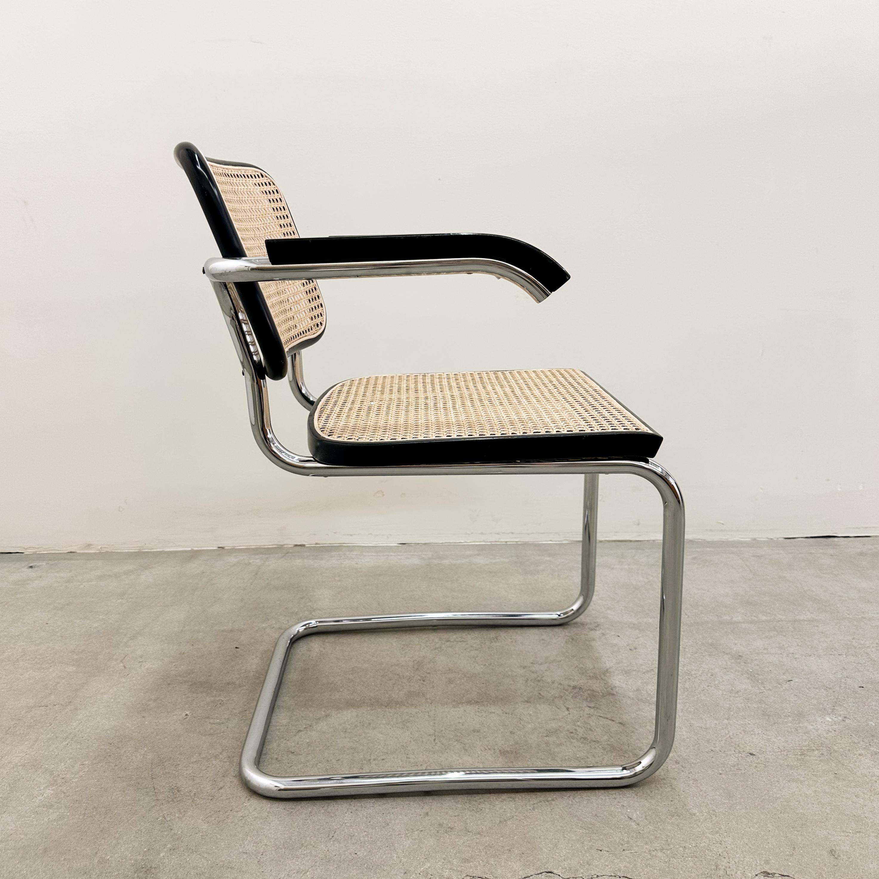 Fine XX secolo Poltrona Cesca di Marcel Breuer per Gavina Knoll, Italia - Anni '70, Canna, Ebanizzata in vendita