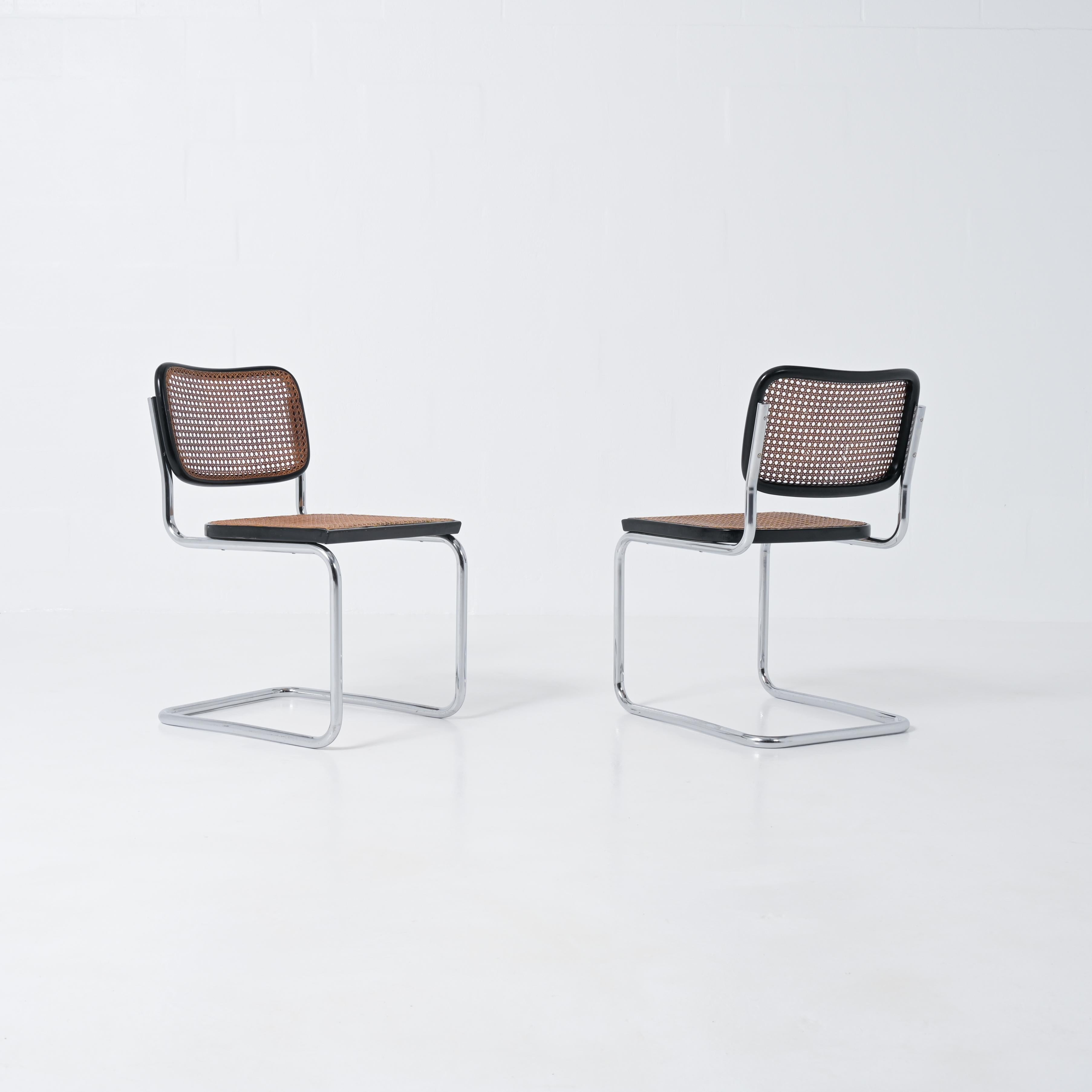 The B32 iconic side chair was designed by Marcel Breuer in 1927.
For this design, Breuer was inspired by the cantilever chair of Mart Stam, who designed it already in 1926.
The first producer of the B32 was Thonet, starting in 1927.
Later in the