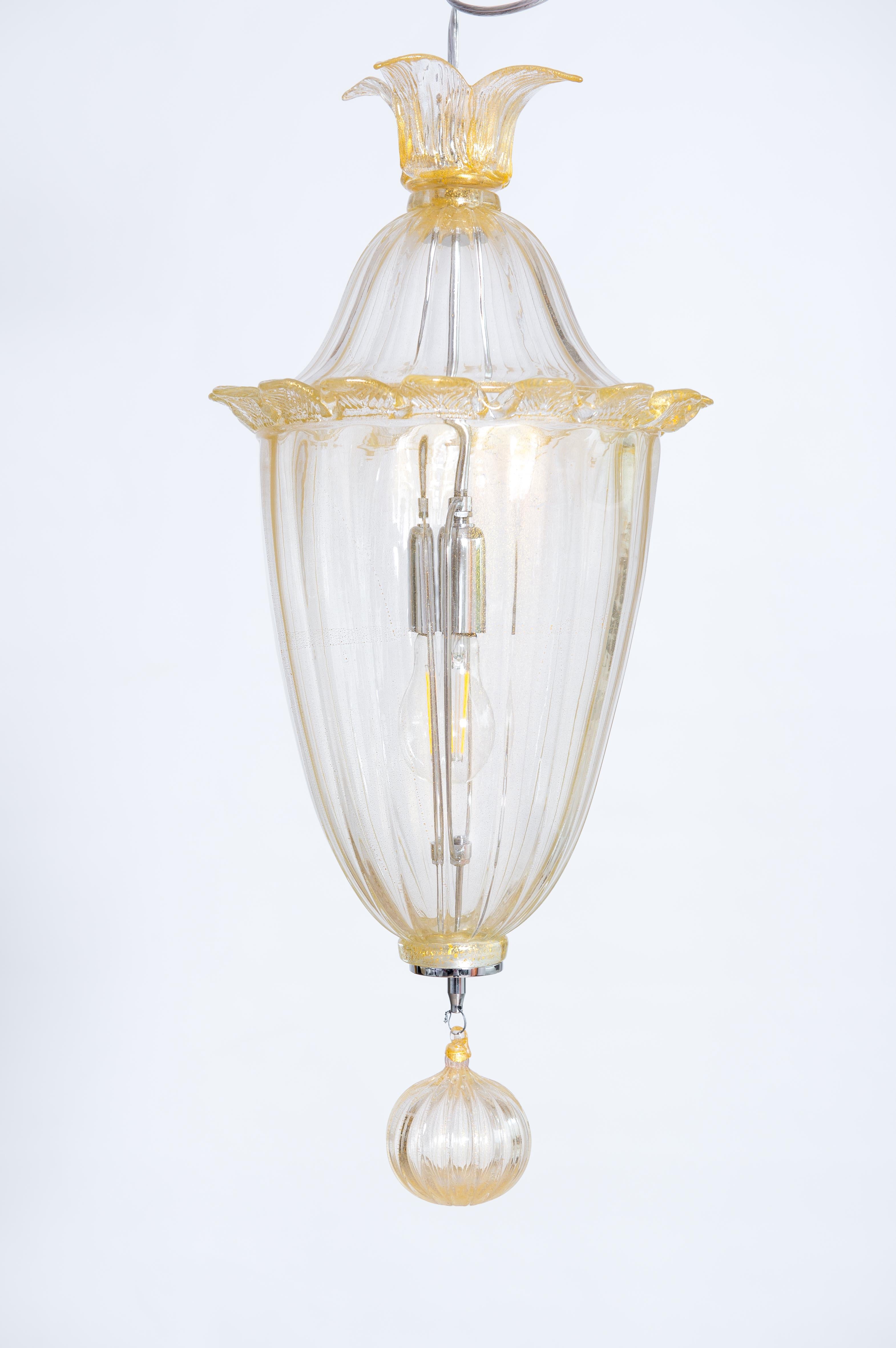 Suspension Lamp with Gold Finishes in blown Murano Glass Contemporary Italy For Sale 1