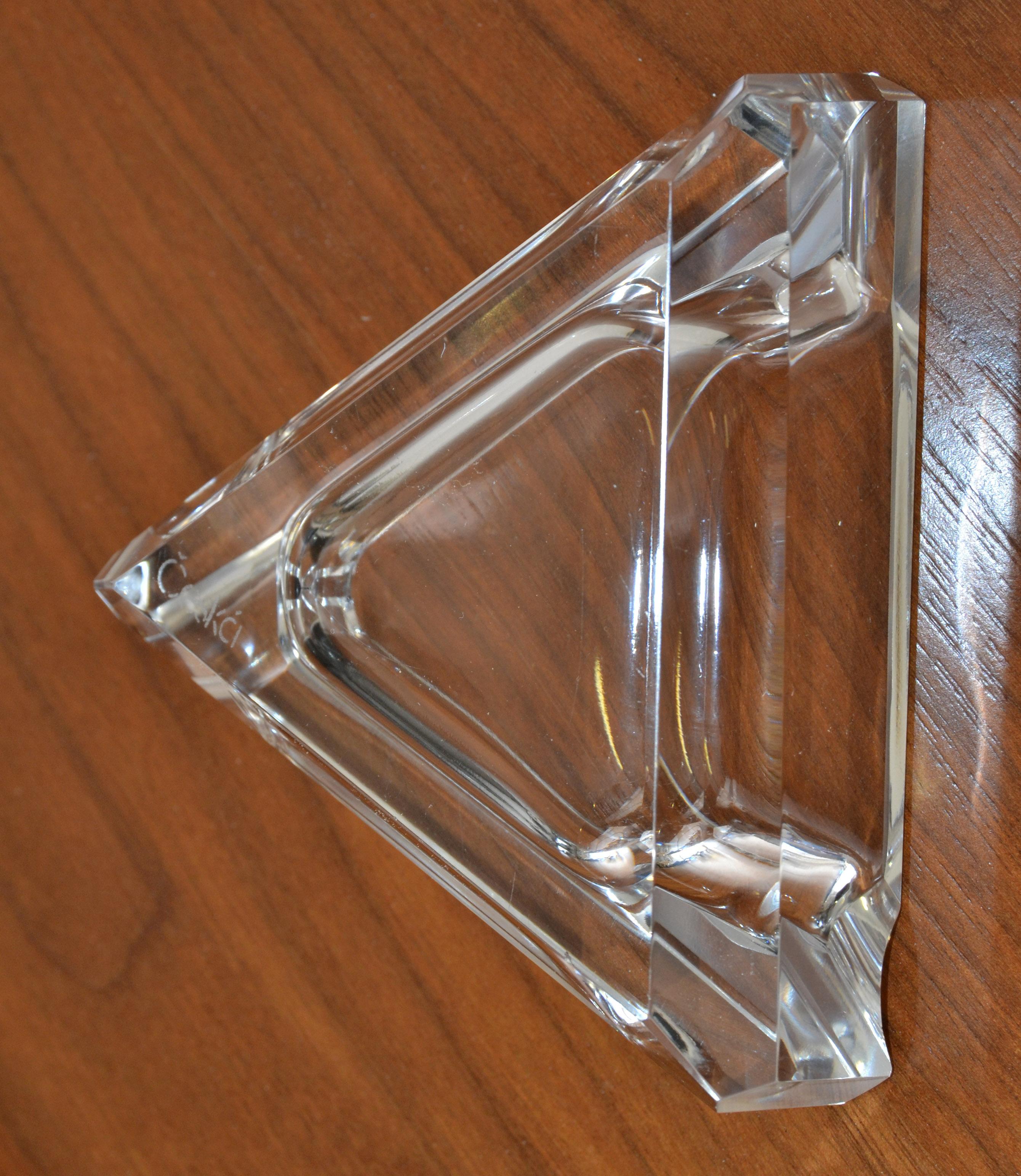 Dreieckiger Aschenbecher aus Ceska-Kristall mit abgeschrägten Kanten im Prismaschliff, Art déco  im Angebot 6