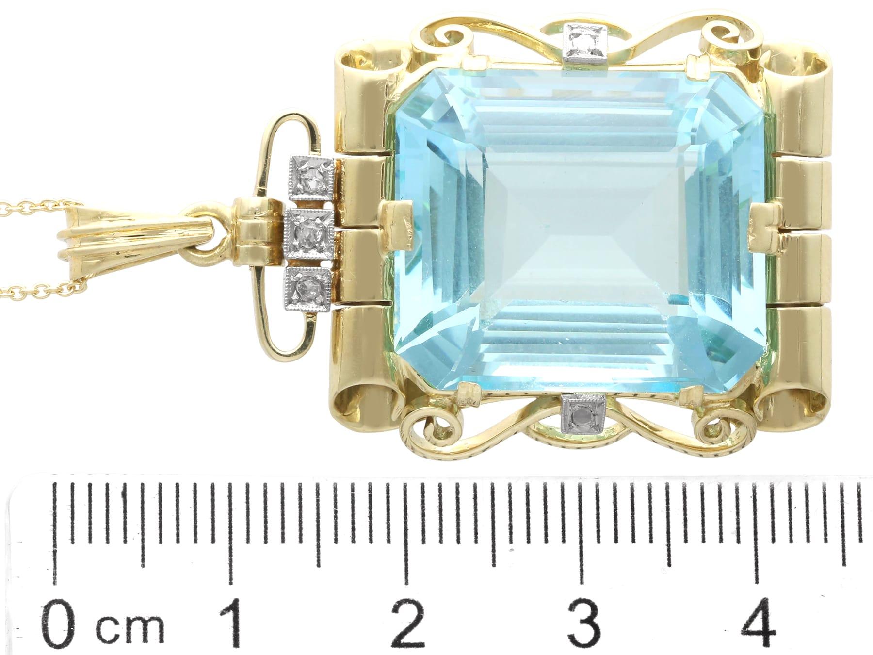 C'est Laudier 32.20 Carat Aquamarine 0.10 Carat Diamond 14k Yellow Gold Pendant en venta 2