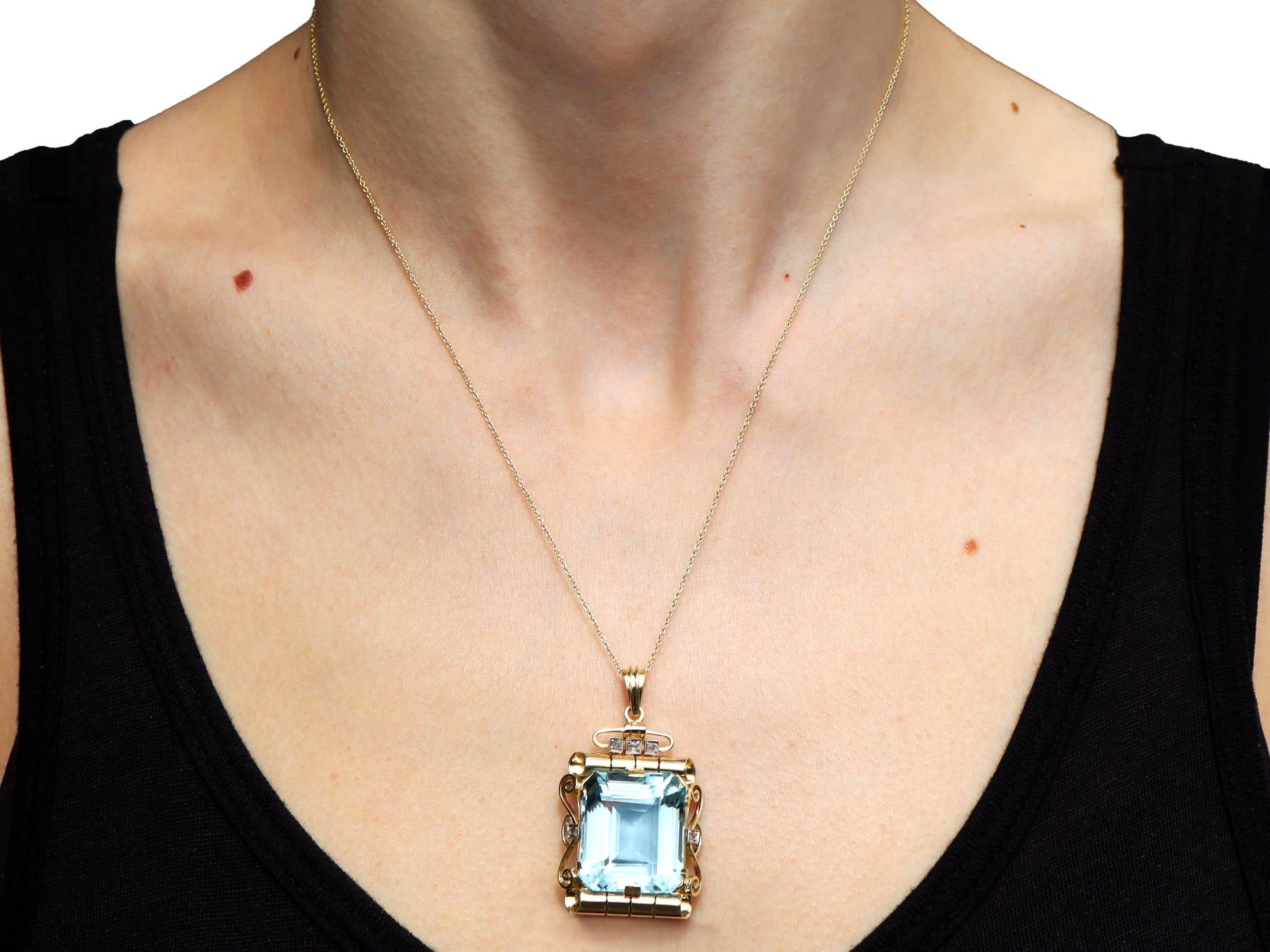C'est Laudier 32.20 Carat Aquamarine 0.10 Carat Diamond 14k Yellow Gold Pendant en venta 4