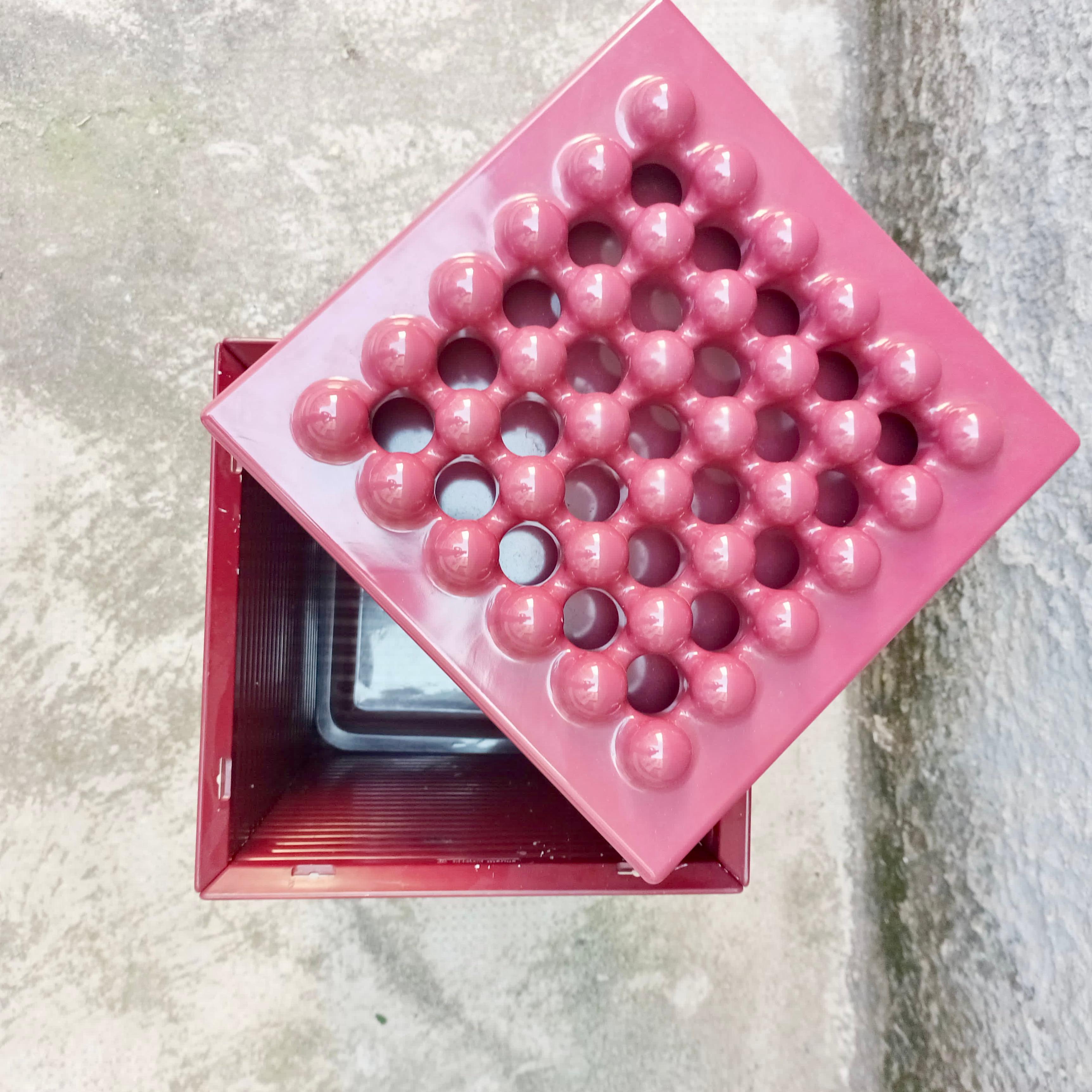 Papelera y Cenicero - Línea Synthesis - E. Sottsass para Olivetti - Italia - Años 70 Plástico en venta