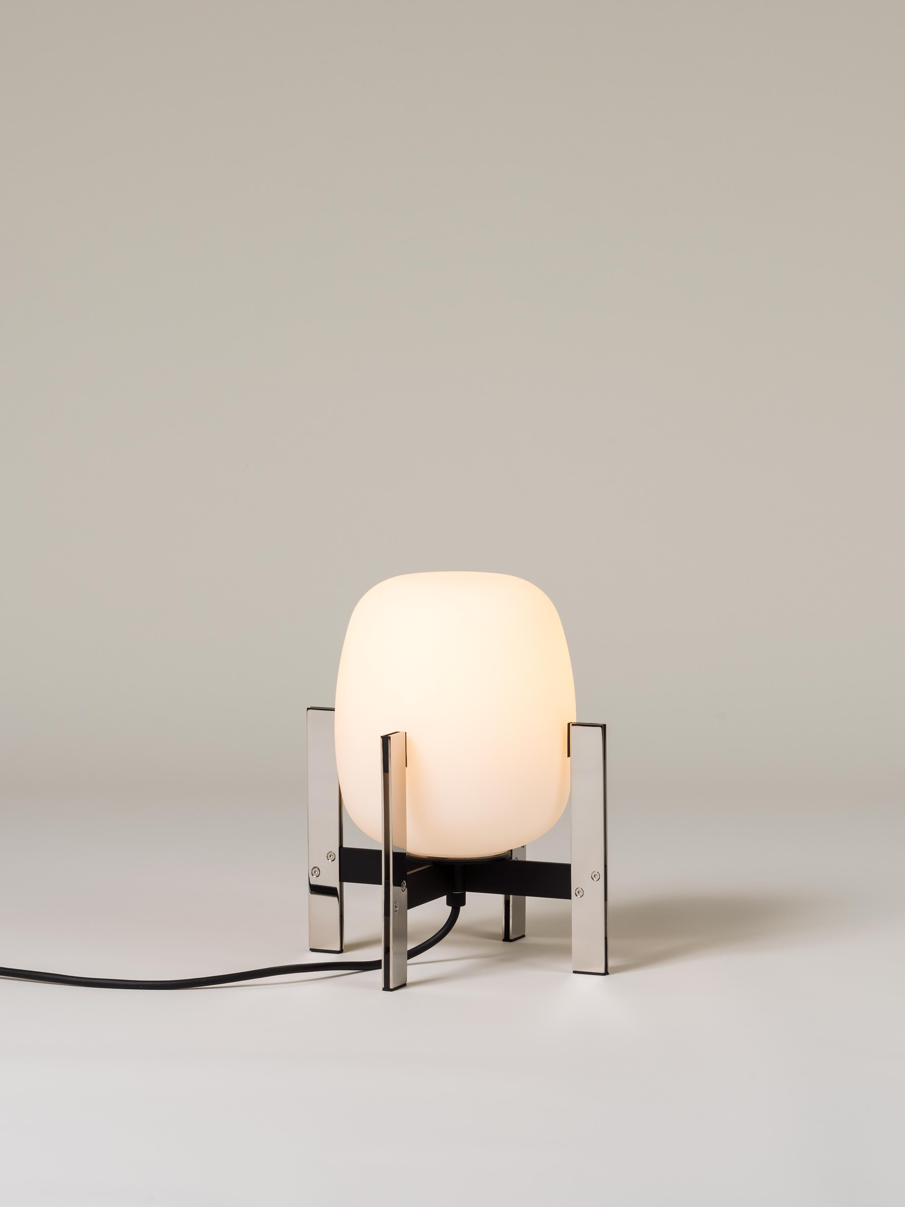 Moderne Lampe de table Cestita Metálica de Miguel Milá en vente