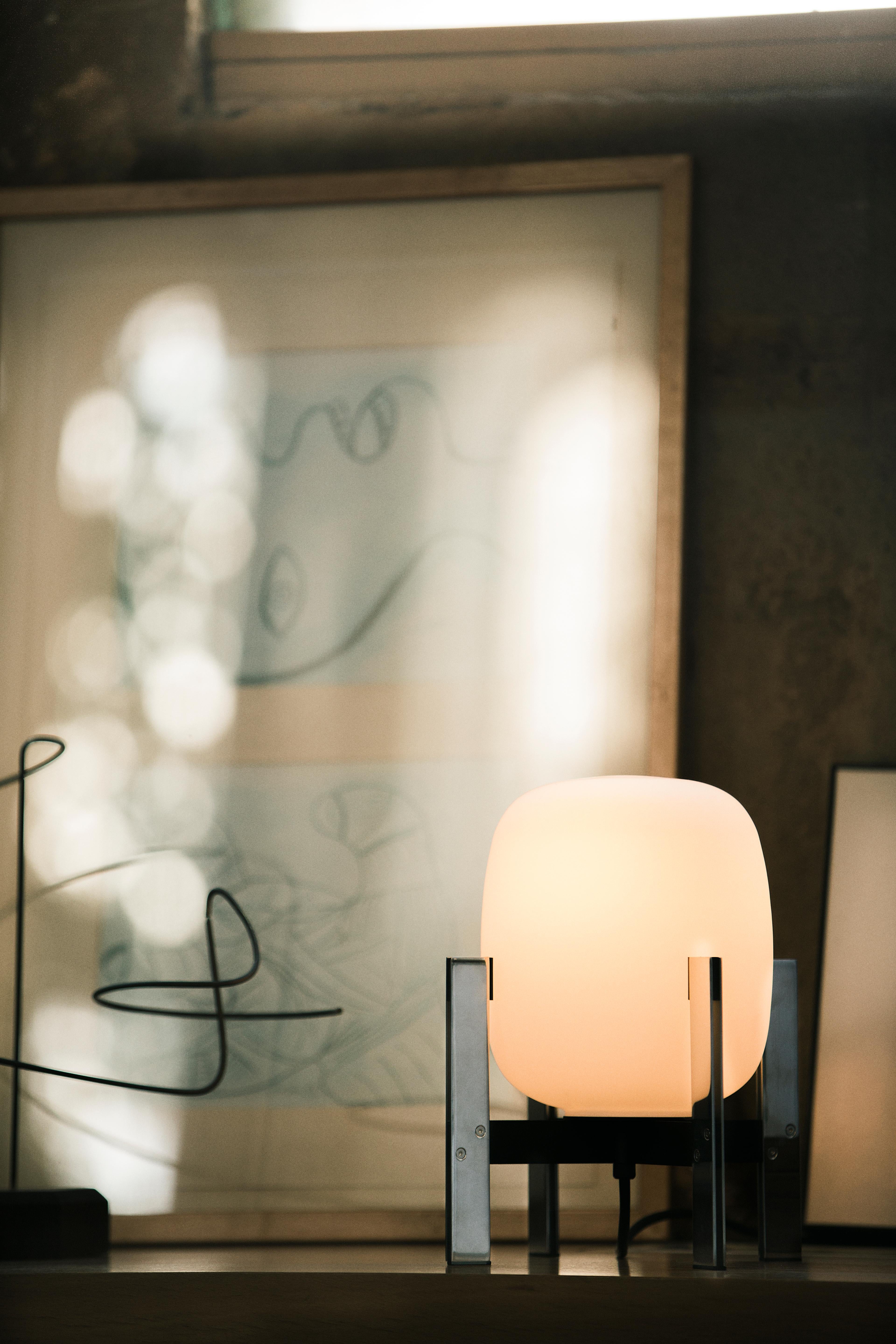 XXIe siècle et contemporain Lampe de table Cestita Metálica de Miguel Milá en vente