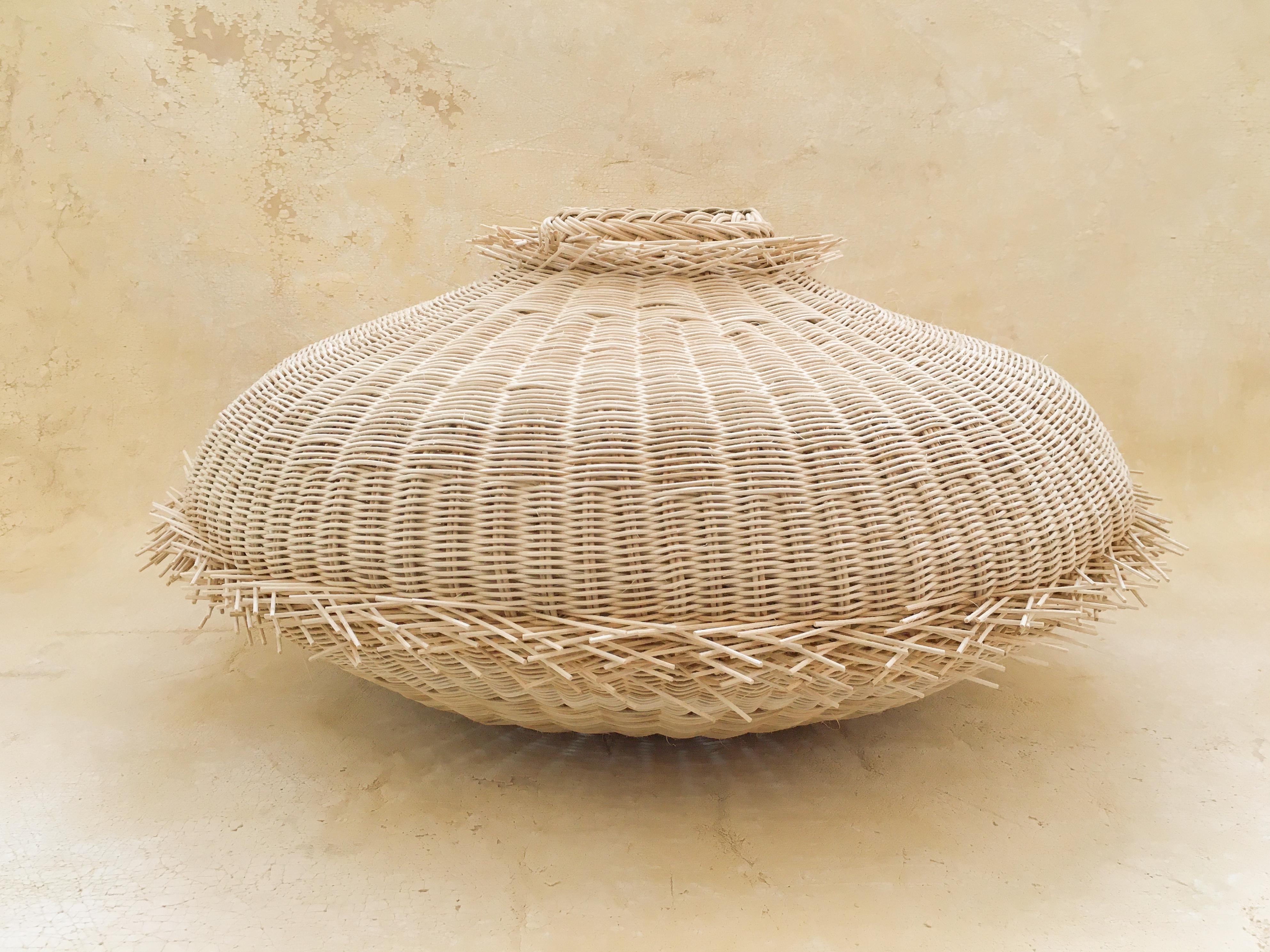 Cesto Erizo by Onora
Dimensions: D 65 x 34 cm
Materials: Woven wicker

Our new on going basket collection explores a sea urchin aesthetic. Handwoven by master weavers from the State of Mexico.

We are a Mexican brand dedicated to the creation