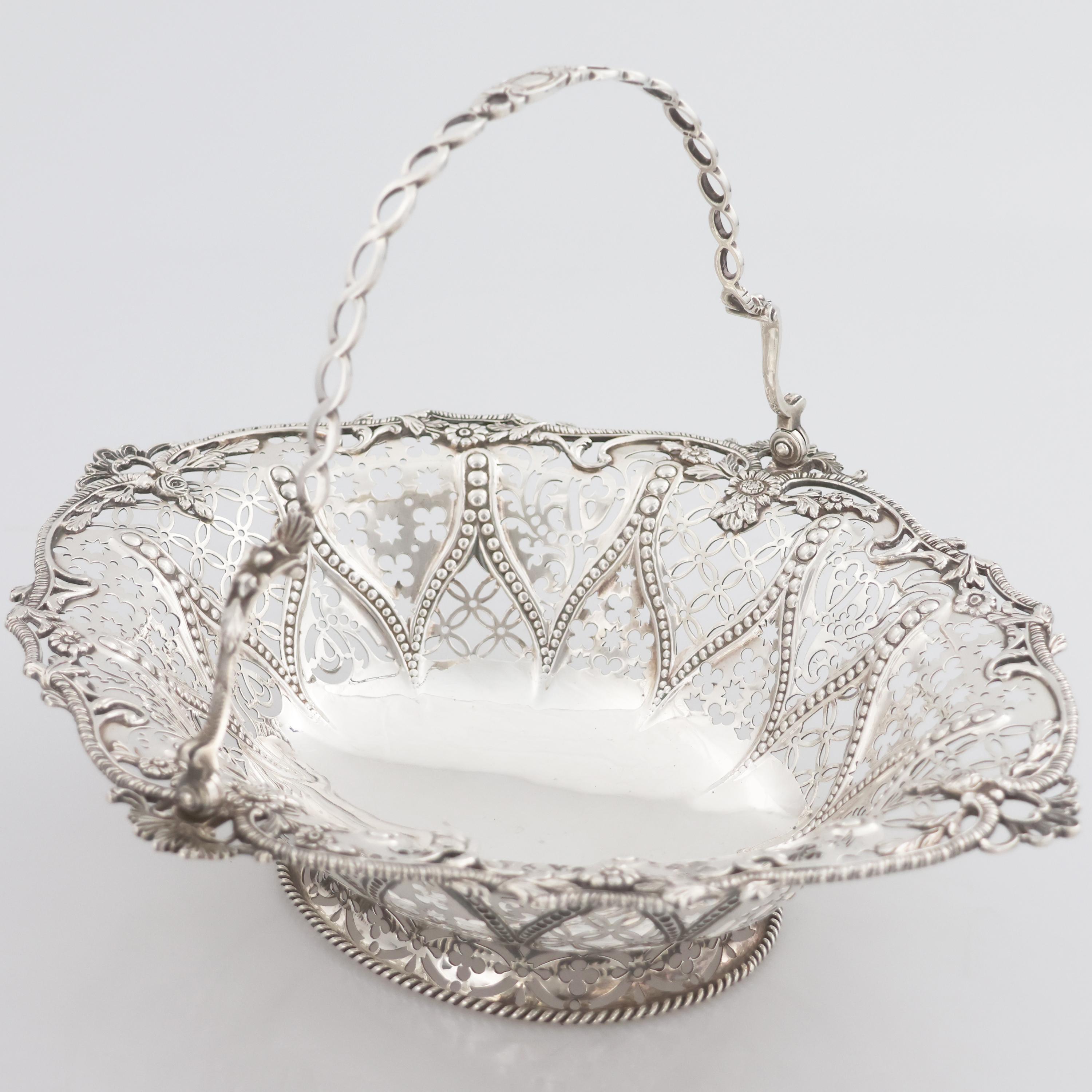 Early Victorian Cesto in argento sterling Regina Vittoria, James Aldridge, Londra, 1853