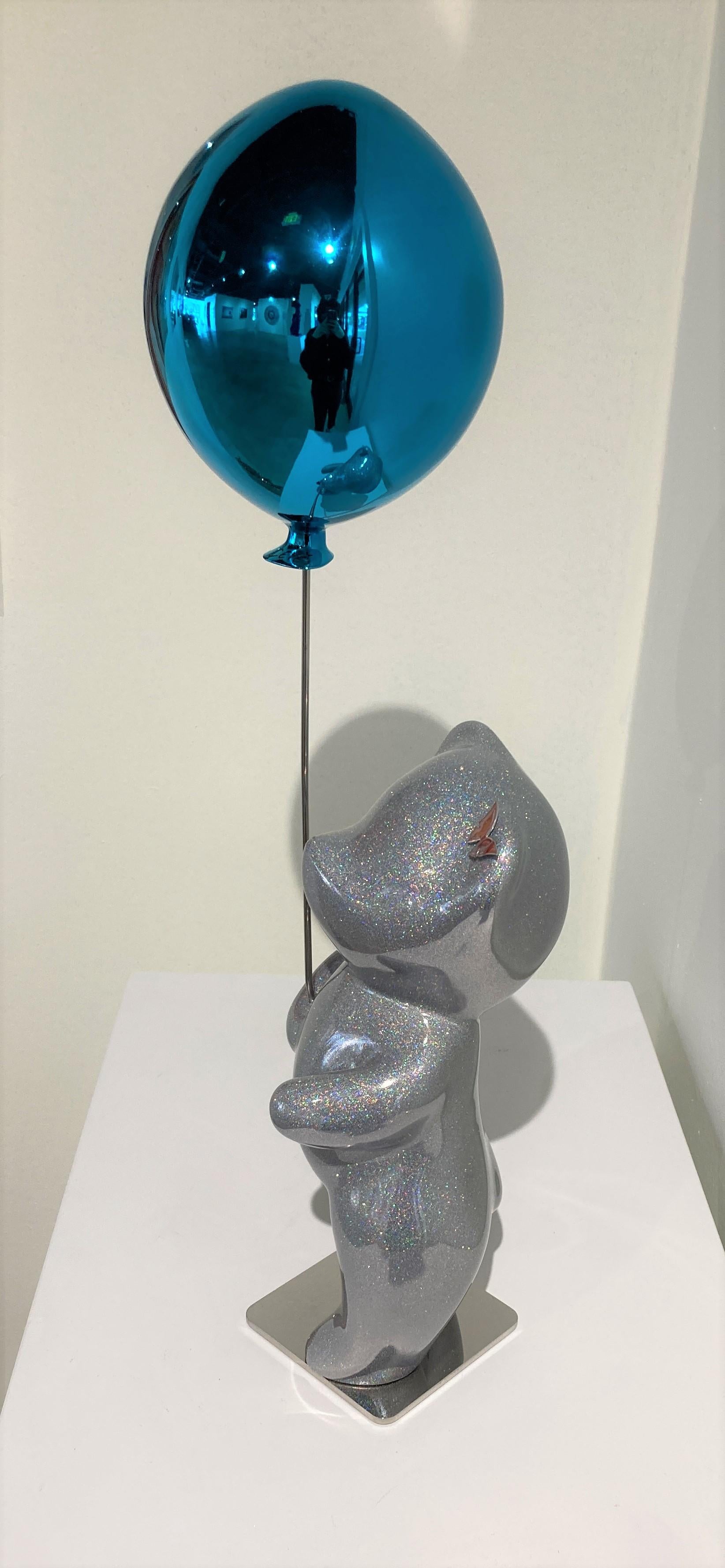Resin, glossy finish with small chromed butterfly. 
Signed and numbered limited edition number 1 of 8. 

CÉVÉ was born in Paris in 1951. She specializes in contemporary sculpture and is recognized easily by her style - the pureness of the line and
