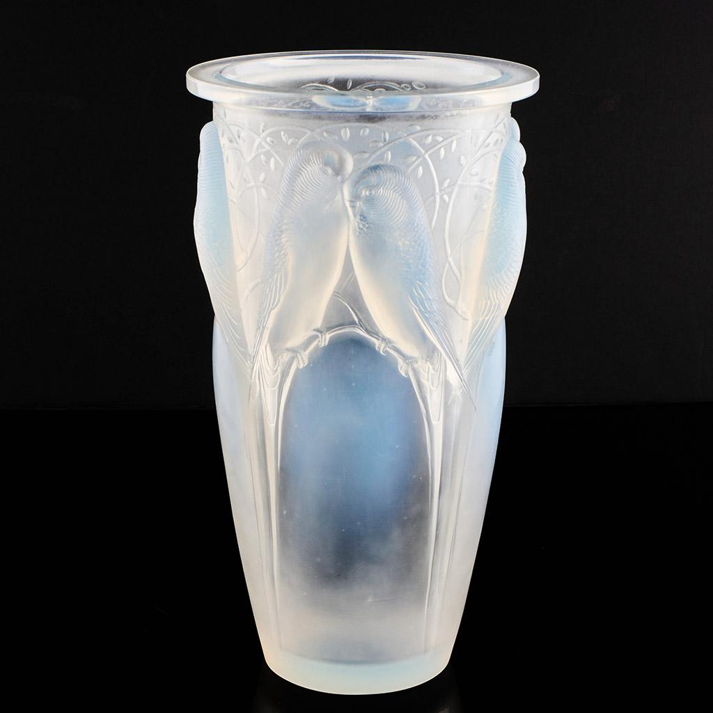 Art déco Vase en verre opalescent 'Ceylan' de Rene His  en vente