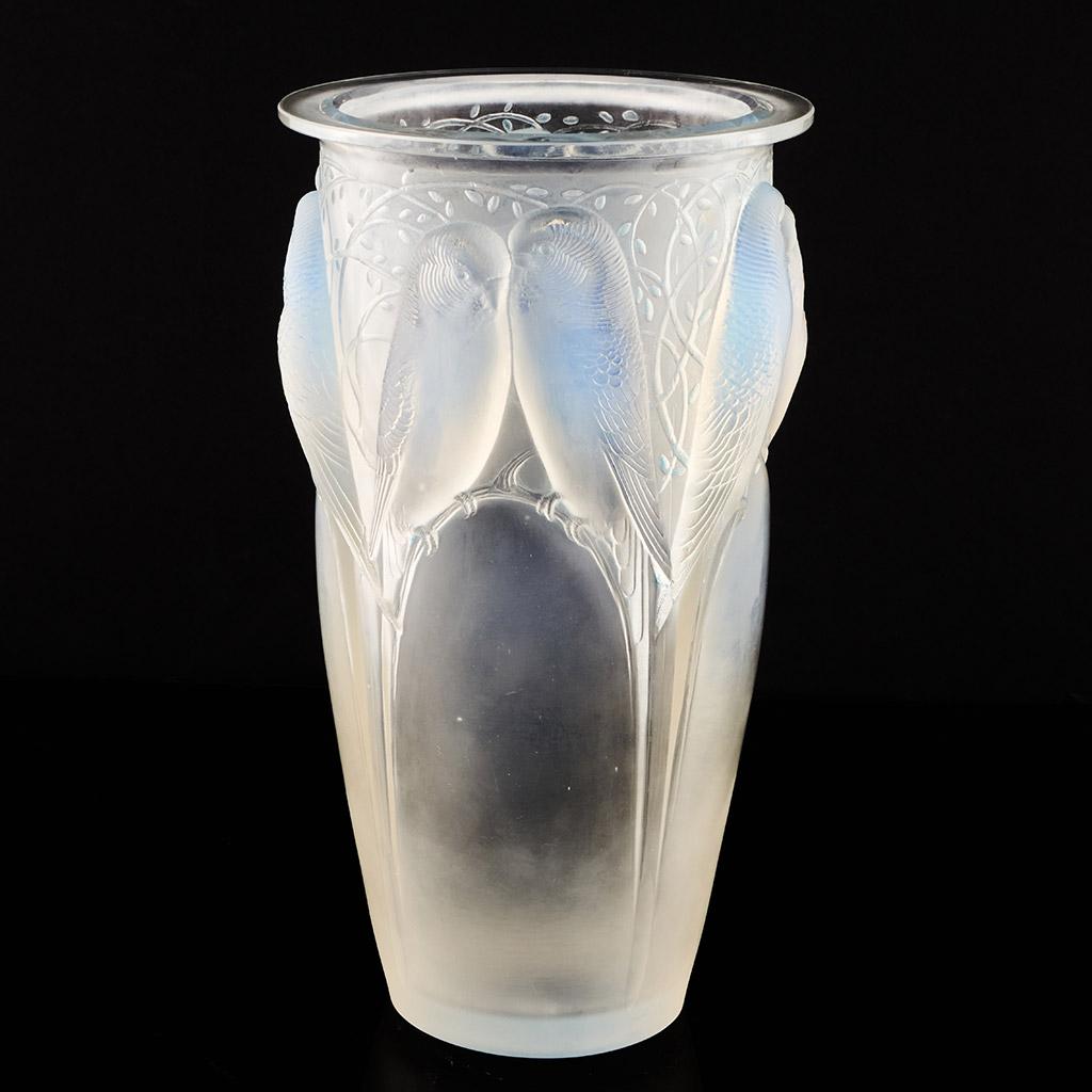 Français Ceylan, vase en verre opalescent de Rene Lalique  en vente