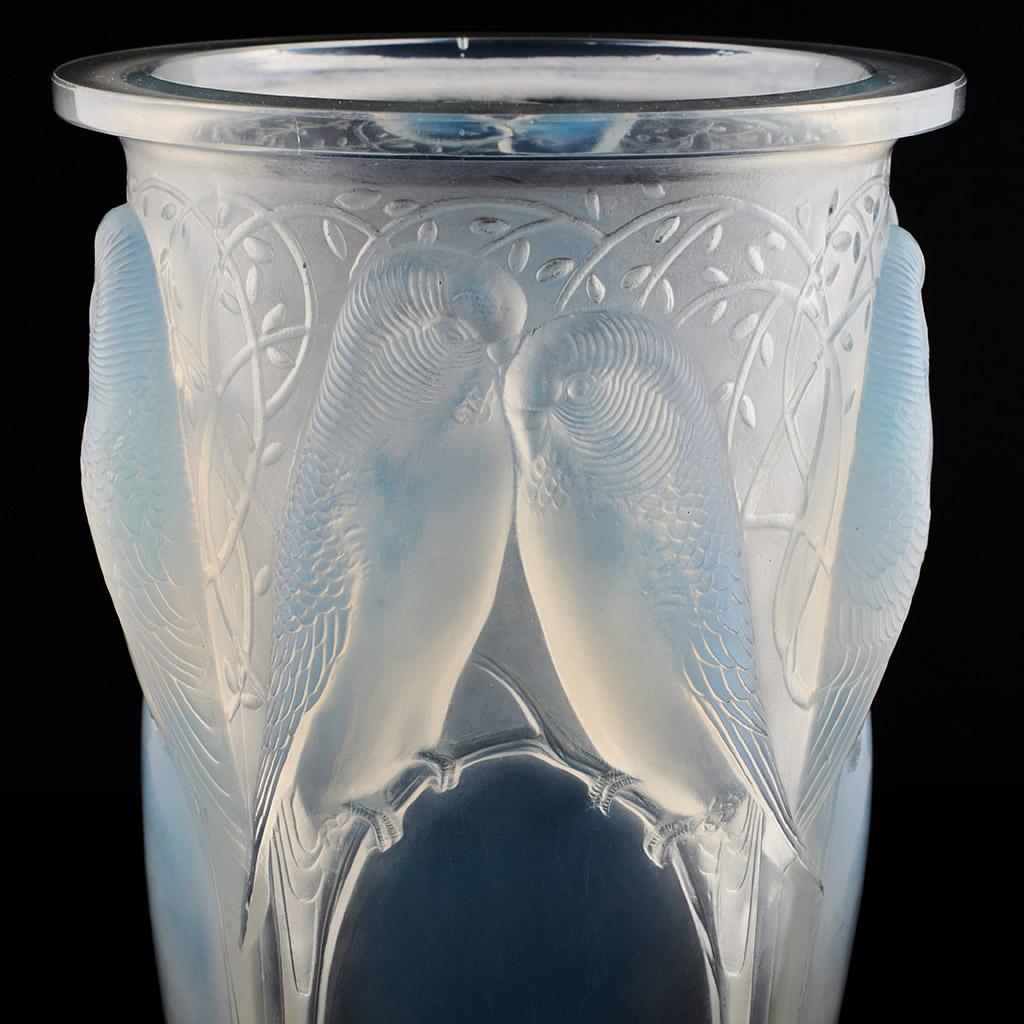 20ième siècle Vase en verre opalescent 'Ceylan' de Rene His  en vente
