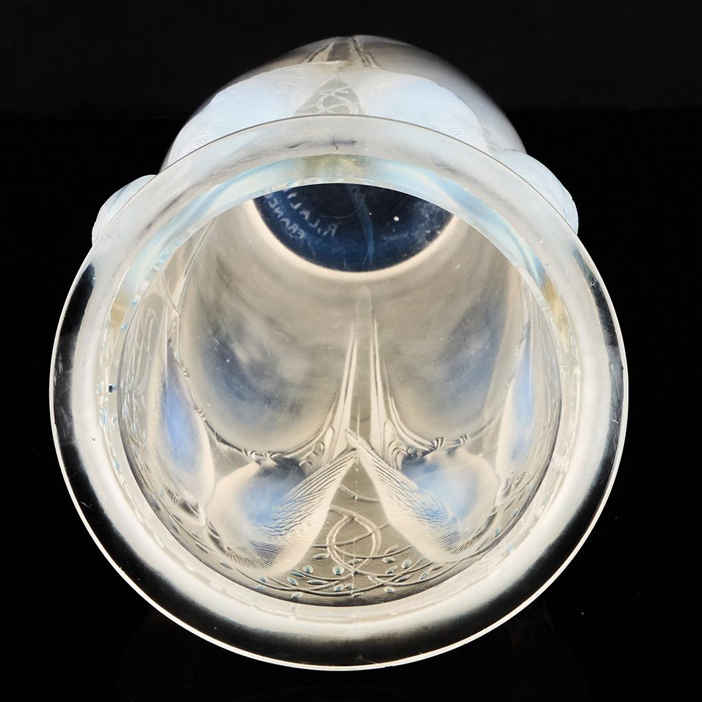 Verre Ceylan, vase en verre opalescent de Rene Lalique  en vente