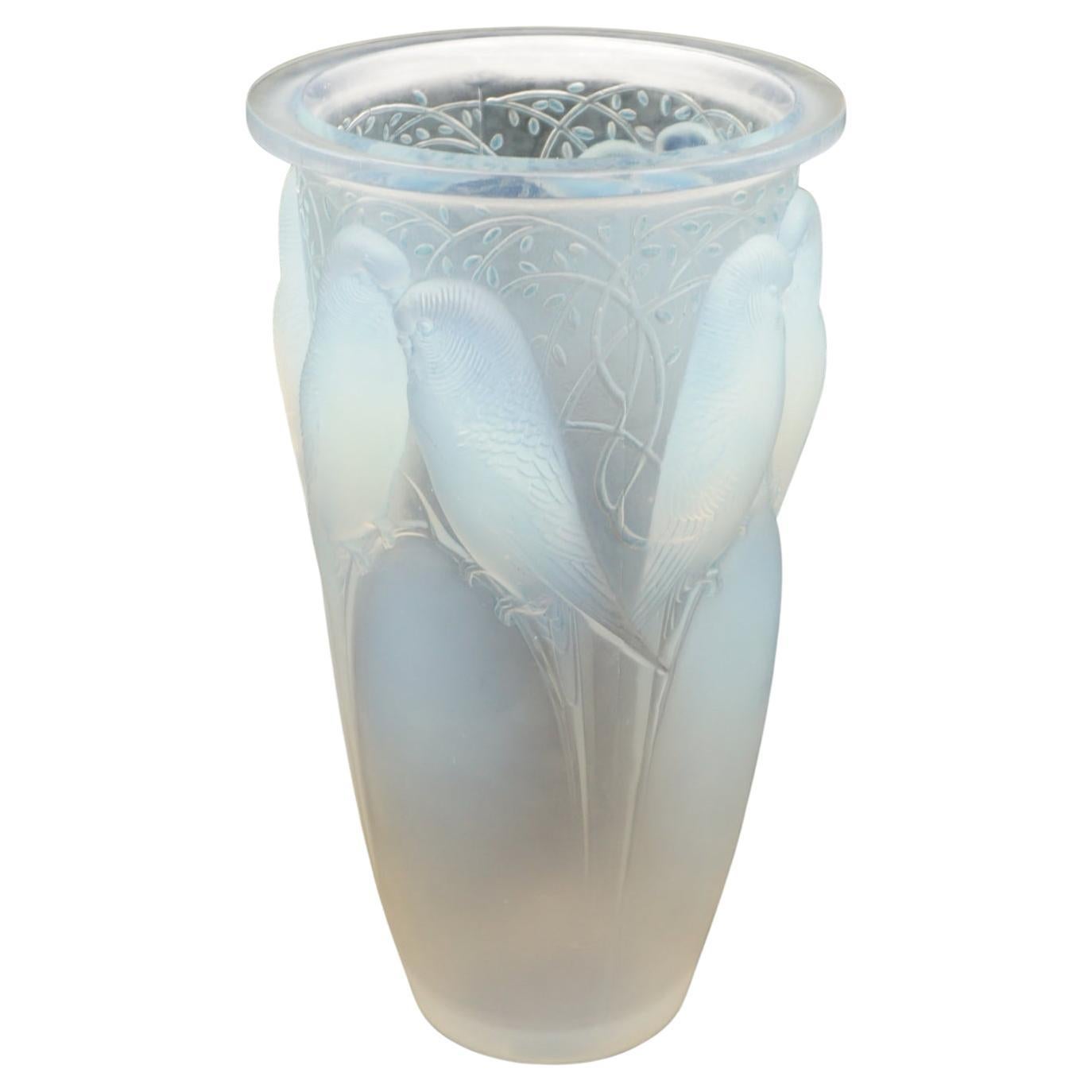 
Ceylan
 Opalescent Glass Vase by Renè Lalique en vente