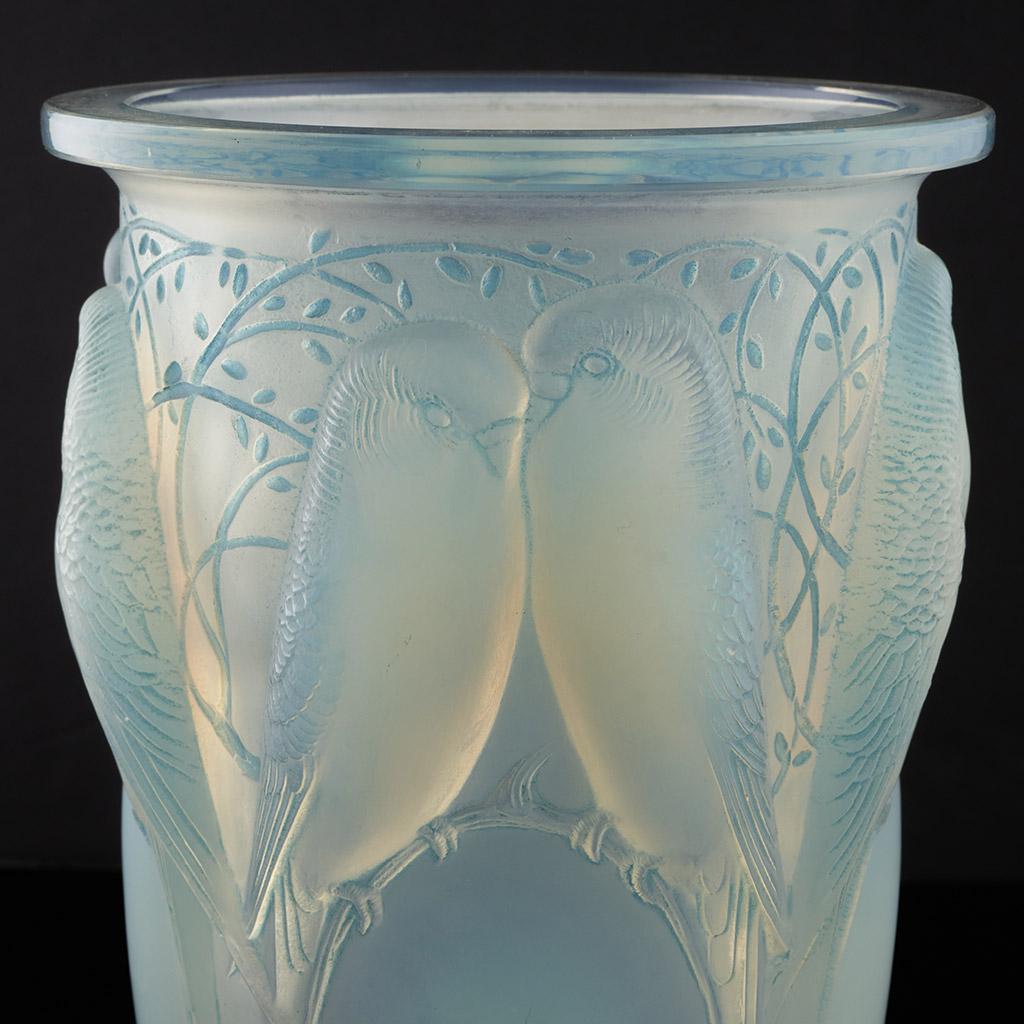 'Ceylan' Rene Lalique Opalescent Glass Vase Circa 1930  For Sale 4