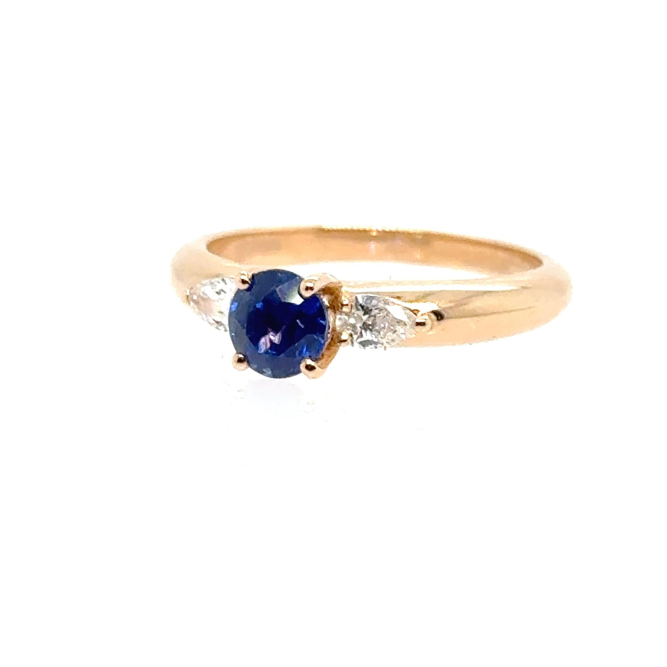 Ceylan Sapphire 0.82 Carats Diamonds Rose Gold 18 Carats Cocktail Ring In New Condition For Sale In Vannes, FR