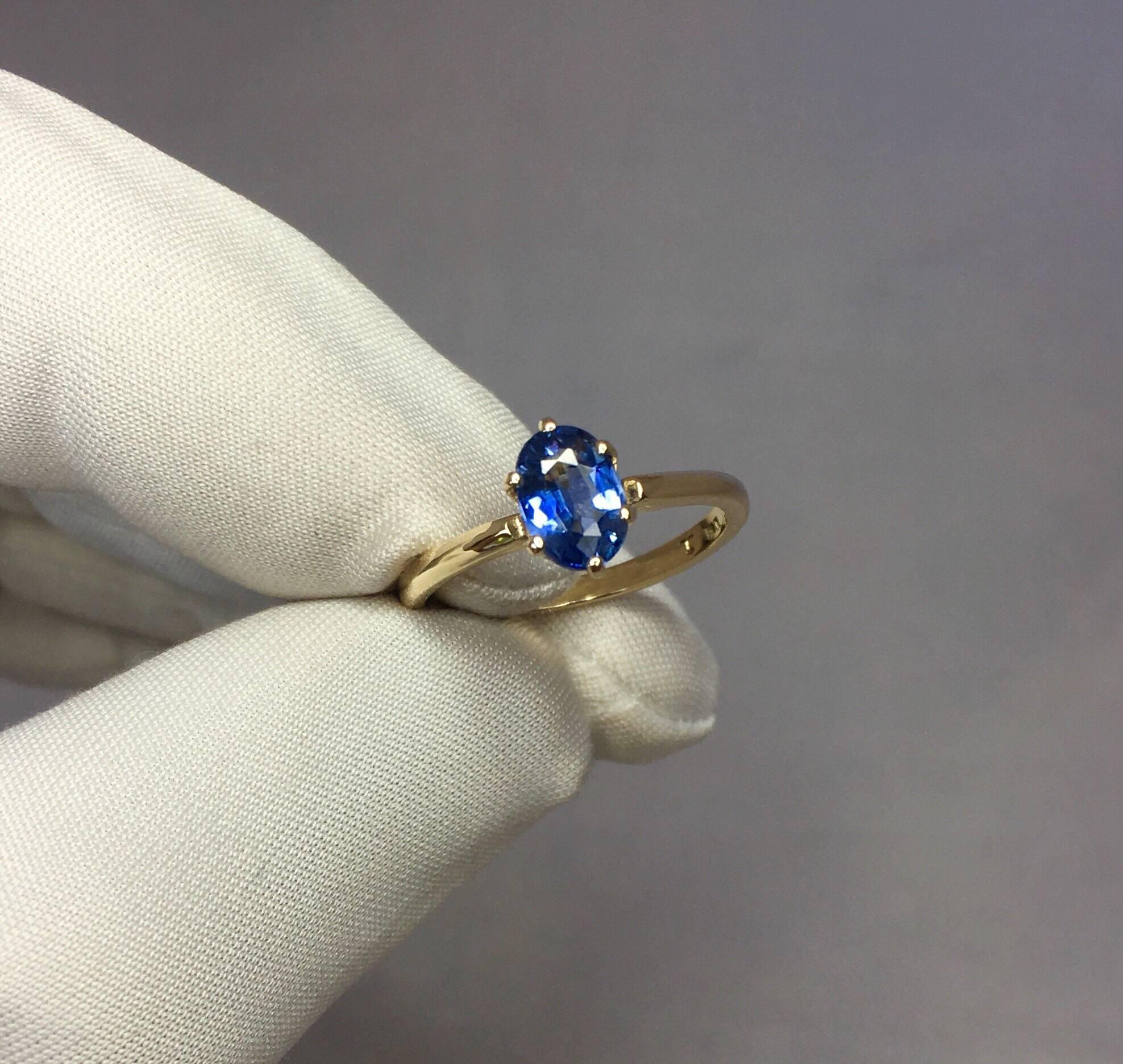 Ceylon 1.07 Carat Vivid Blue Oval Cut Sapphire Solitaire Gold Ring 3