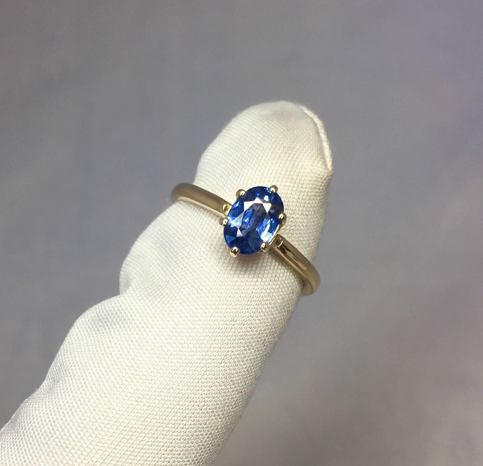 Ceylon 1.07 Carat Vivid Blue Oval Cut Sapphire Solitaire Gold Ring 4