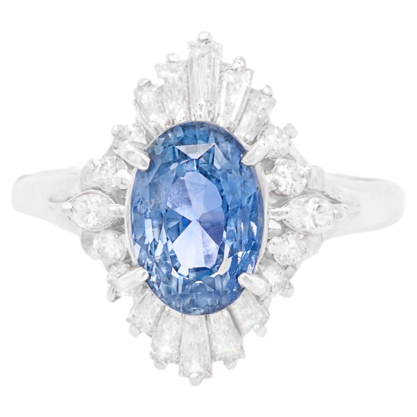 Ceylon 2.95 Carat Sapphire Ring Set With Diamonds 0.80 Carats Total Platinum For Sale