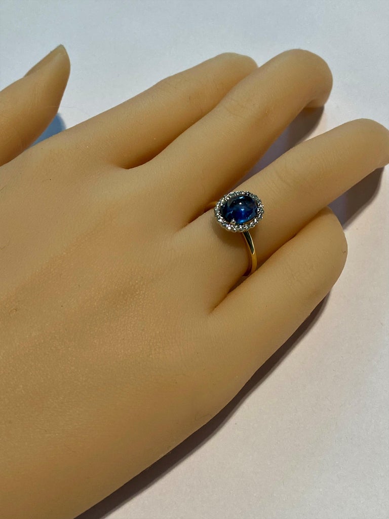 Ceylon Blue Cabochon Sapphire and Diamond Gold Cocktail Ring In New Condition In New York, NY