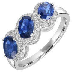 Ceylon Blue Sapphire 3 Stone Band Ring With Diamonds Made In 18k White Gold (bague à 3 pierres en or blanc de Ceylan)