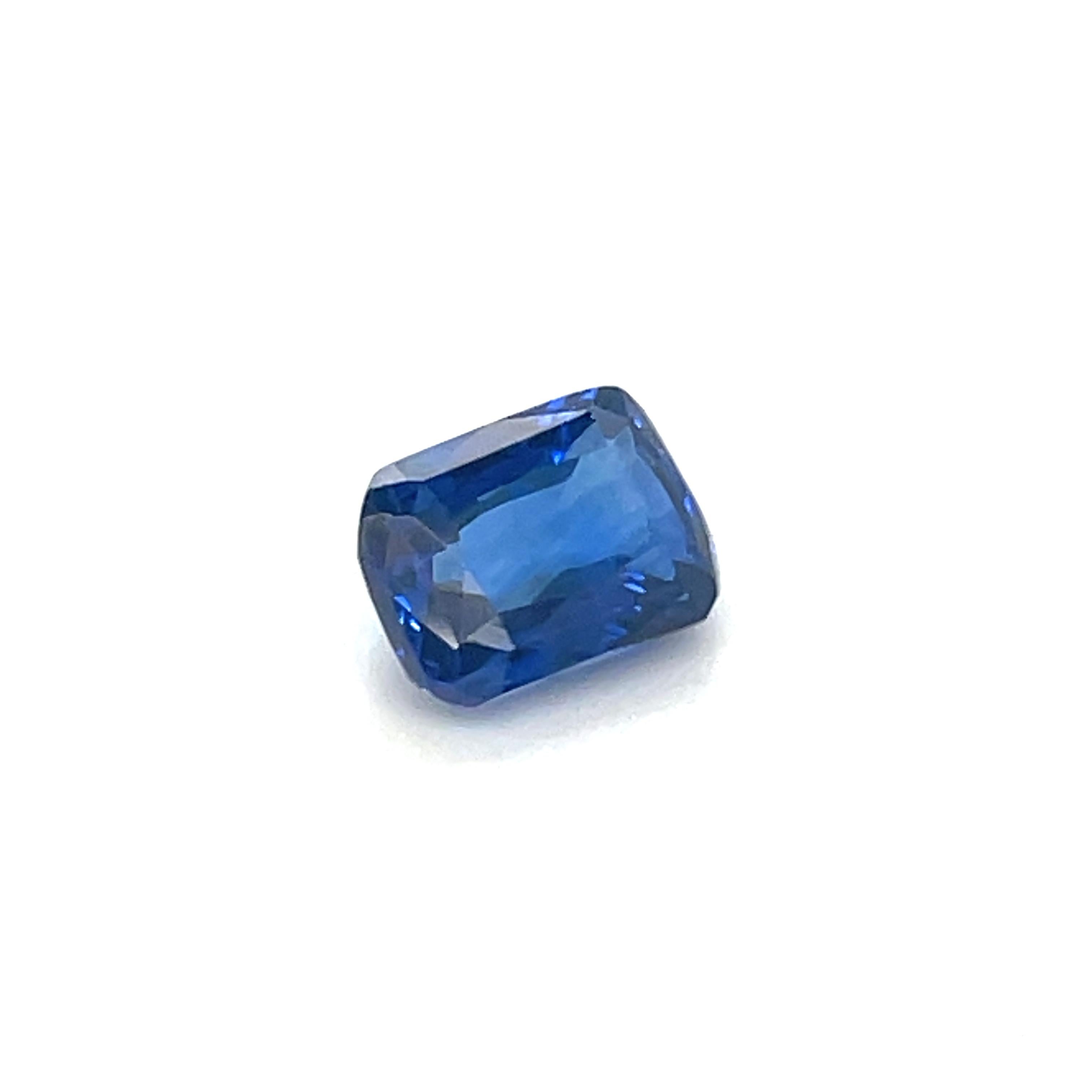 Estetismo Zaffiro blu di Ceylon da 3,05 carati con taglio a cuscino in vendita