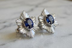 Boucles d'oreilles en or blanc 18 carats saphir bleu de Ceylan et diamant