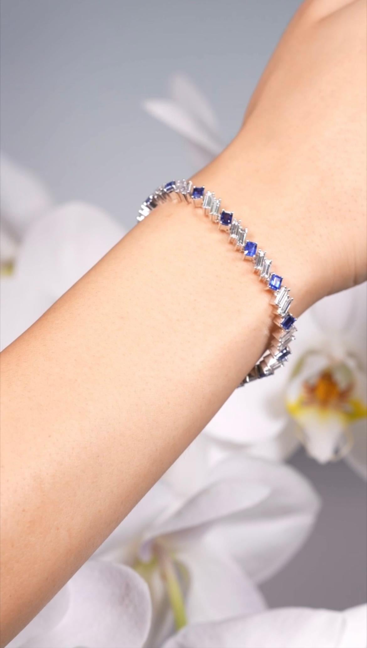Ceylon Blue Sapphire and Baguette Diamond Bracelet In New Condition For Sale In Los Angeles, CA