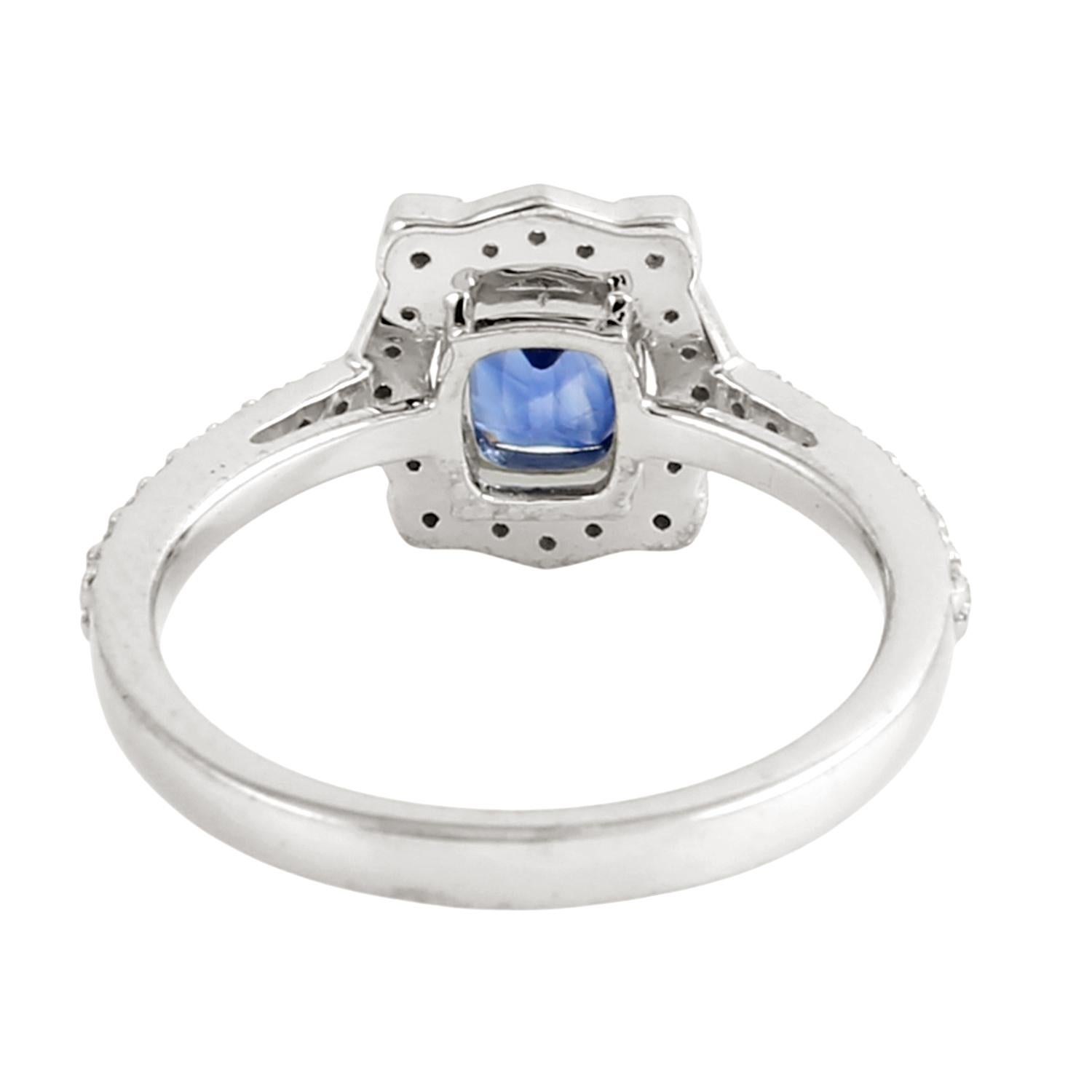 Art Déco Anello da cocktail con zaffiro blu di Ceylon e pavé di diamanti in oro bianco 14k in vendita