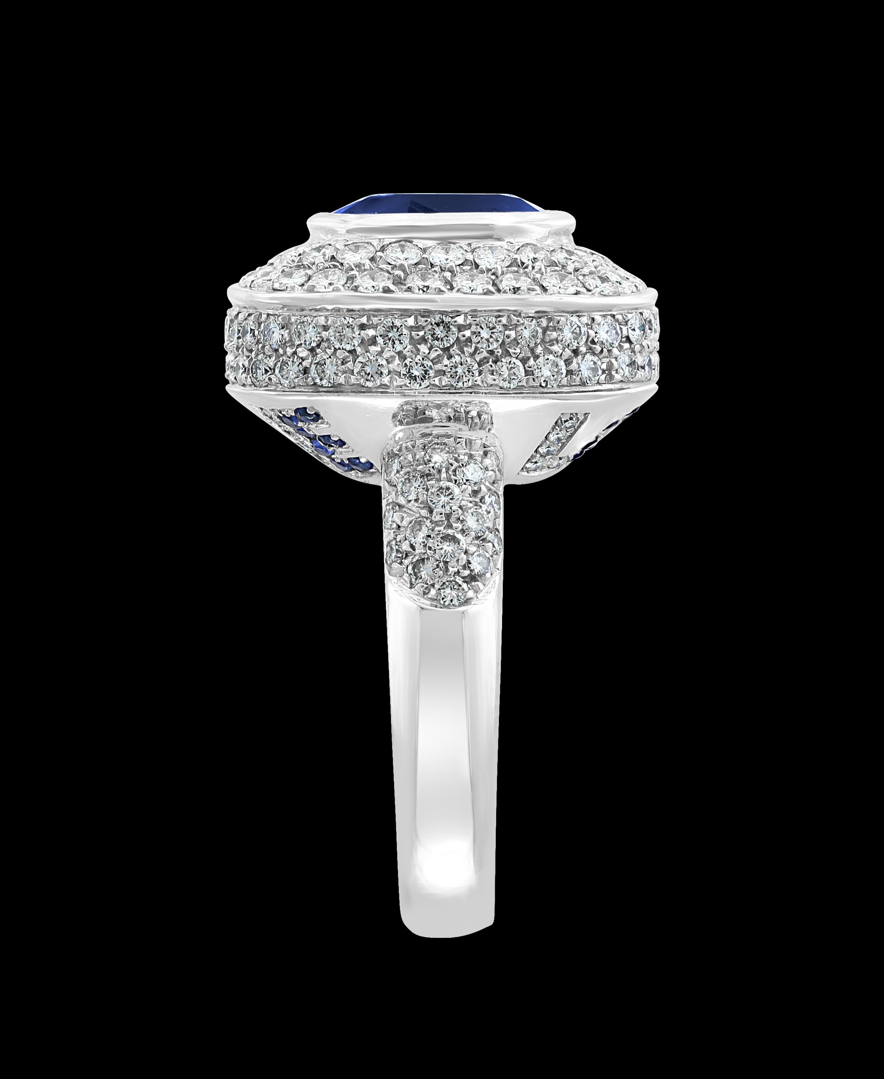 Ceylon Blue Sapphire and Diamond 18 Karat White Gold Cocktail Ring For Sale 3