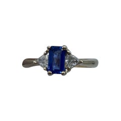 Ceylon Blue Sapphire & Diamond Trillion 3 Stone Handmade Gold 18k White Gold Ring (bague en or blanc de Ceylan)