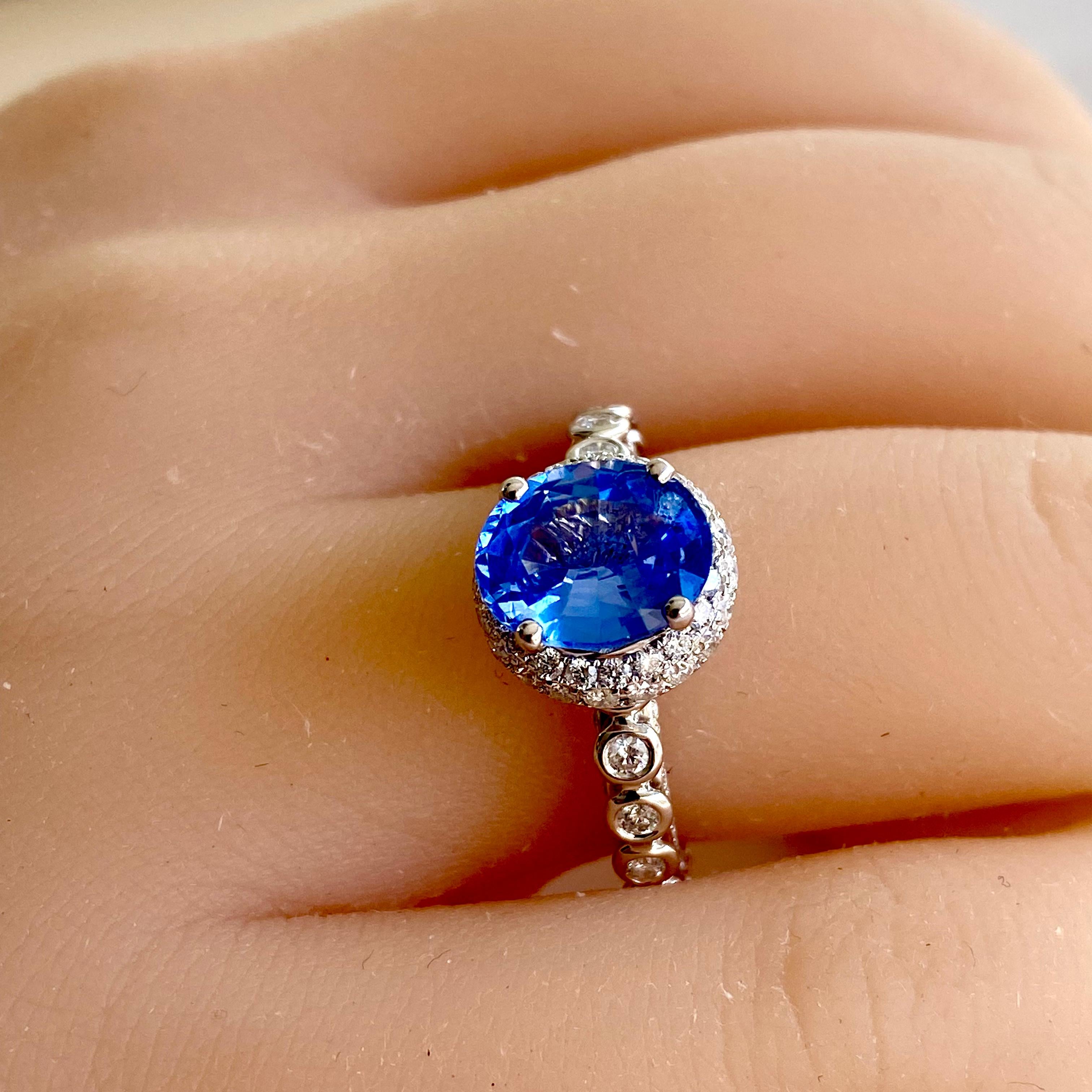 Ceylon Sapphire Diamonds 4.31 Carat Eighteen Karat Gold Cocktail Ring Size 6 For Sale 1